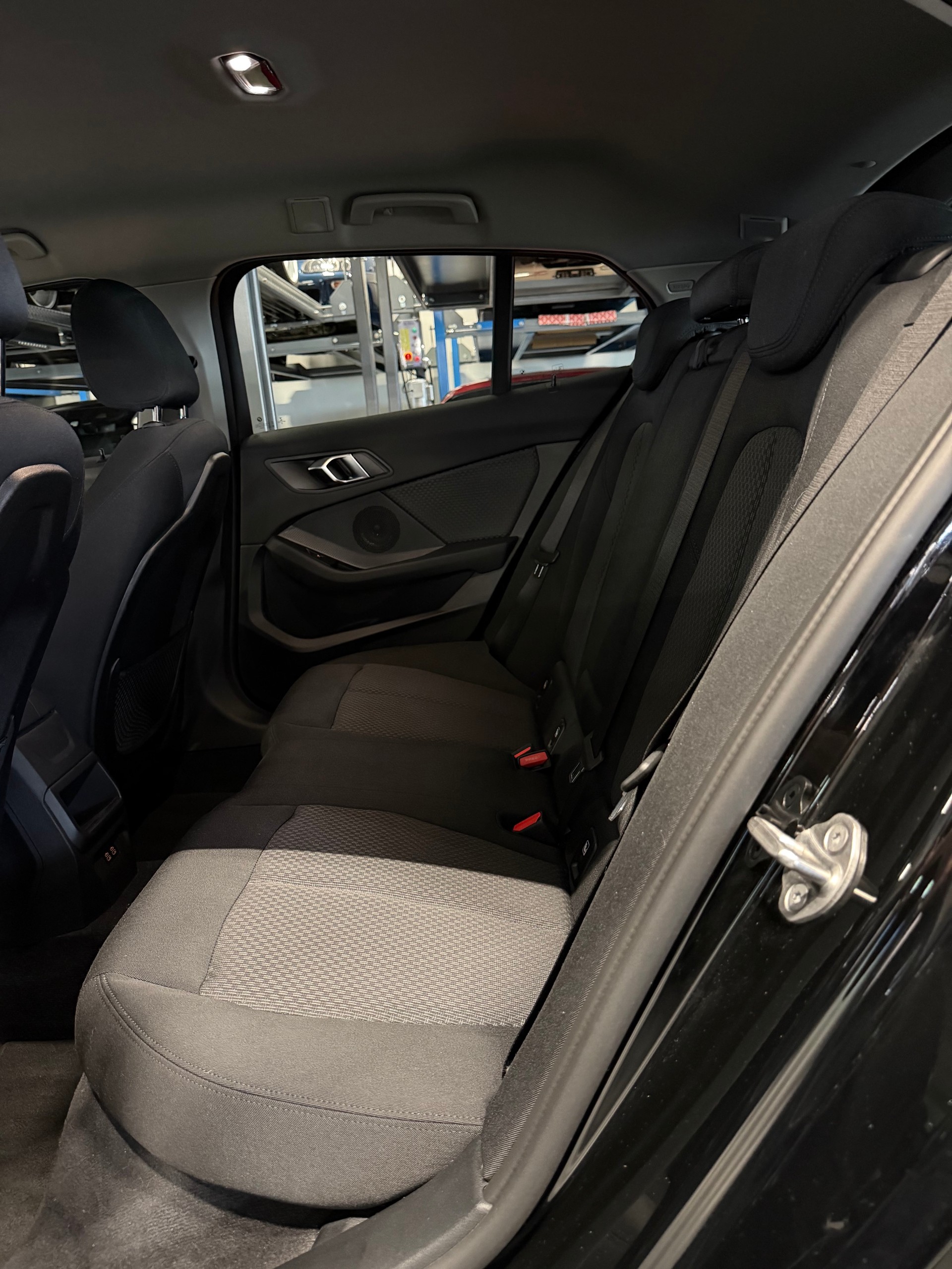 BMW 116d Steptronic Advantage-image-10