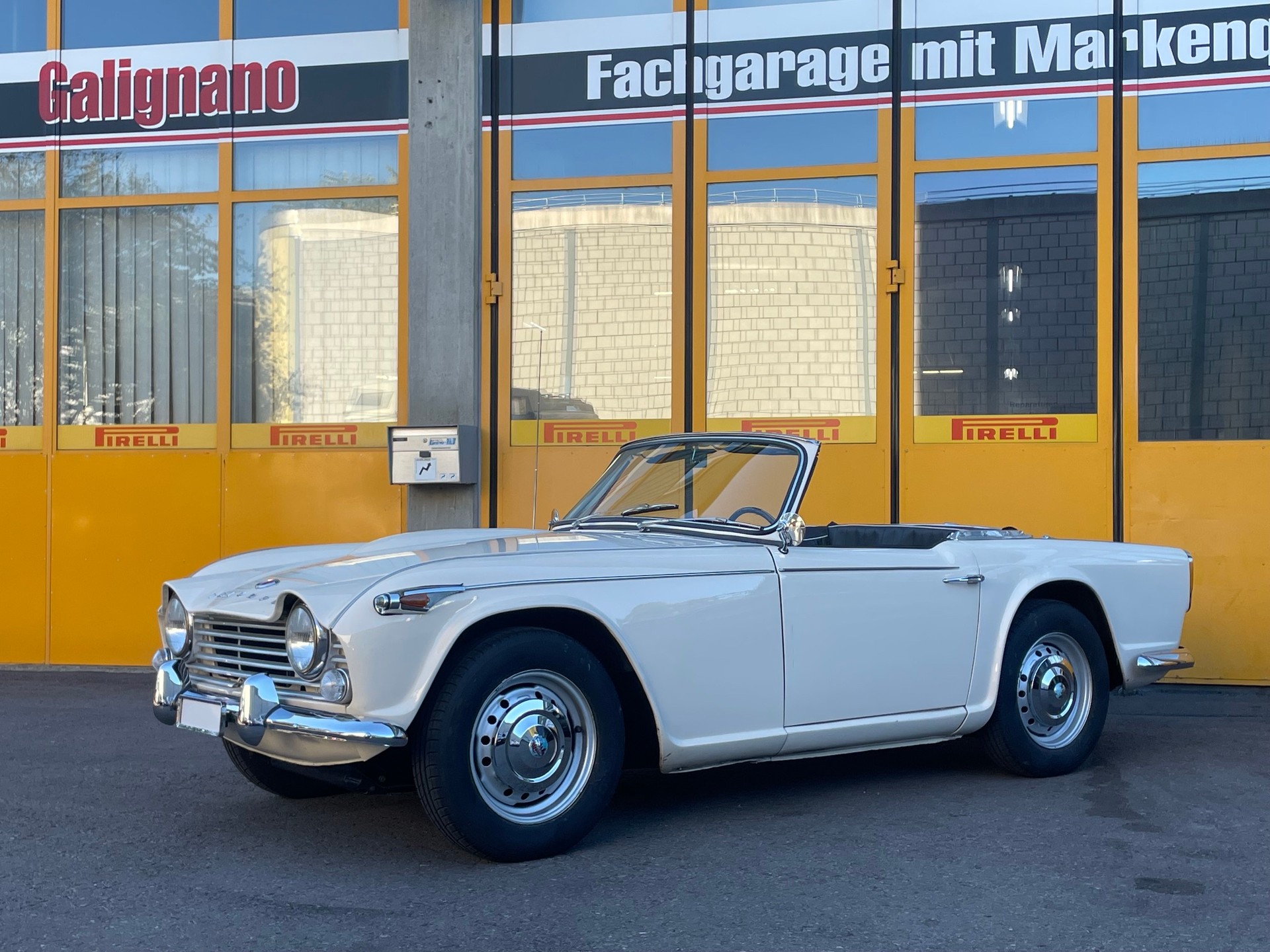 TRIUMPH TR4A