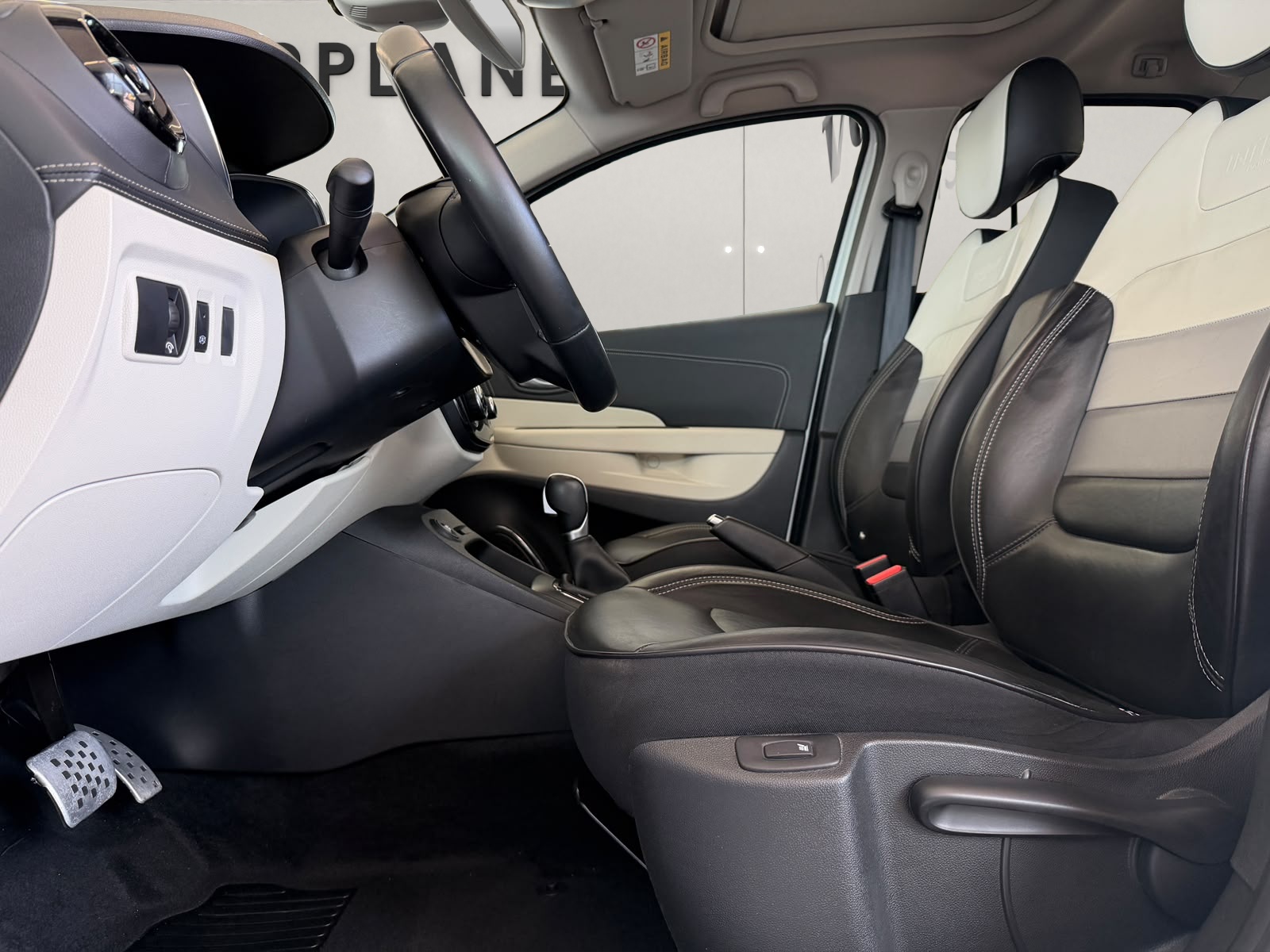 RENAULT Captur 1.2 TCe Initiale EDC S/S-image-7