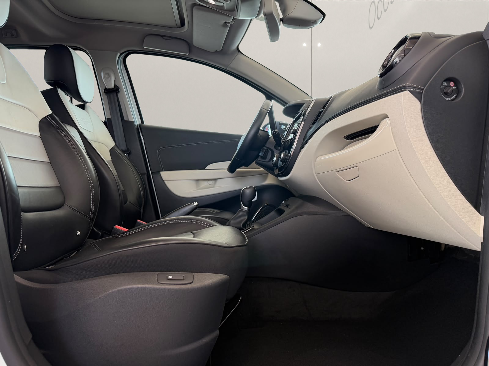 RENAULT Captur 1.2 TCe Initiale EDC S/S-image-12