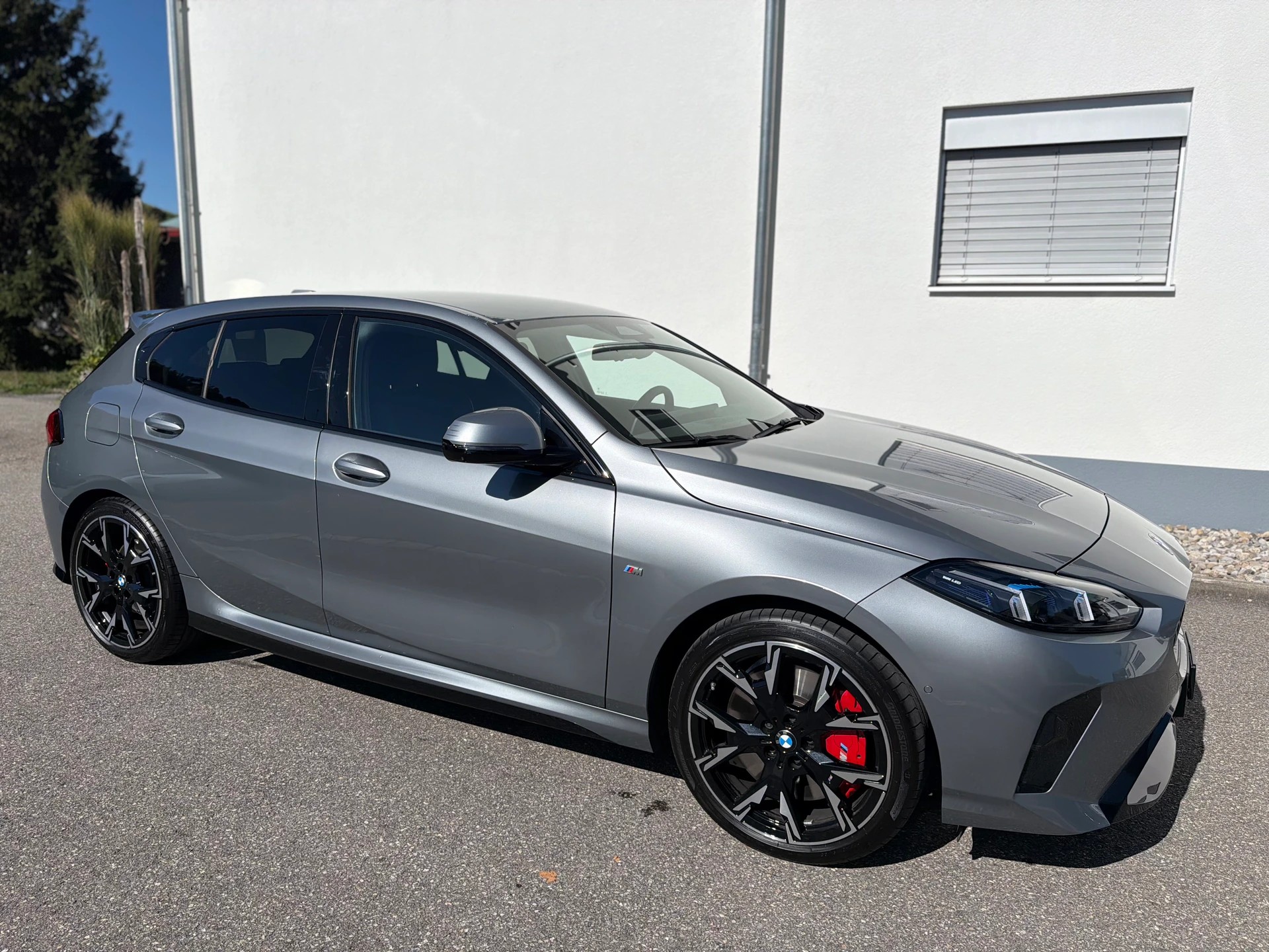 BMW 118d M Sport Pro | HEAD-UP DISPLAY | MASSAGESITZE | 360° KAMERA | KEYLESS GO-showroom-element-3