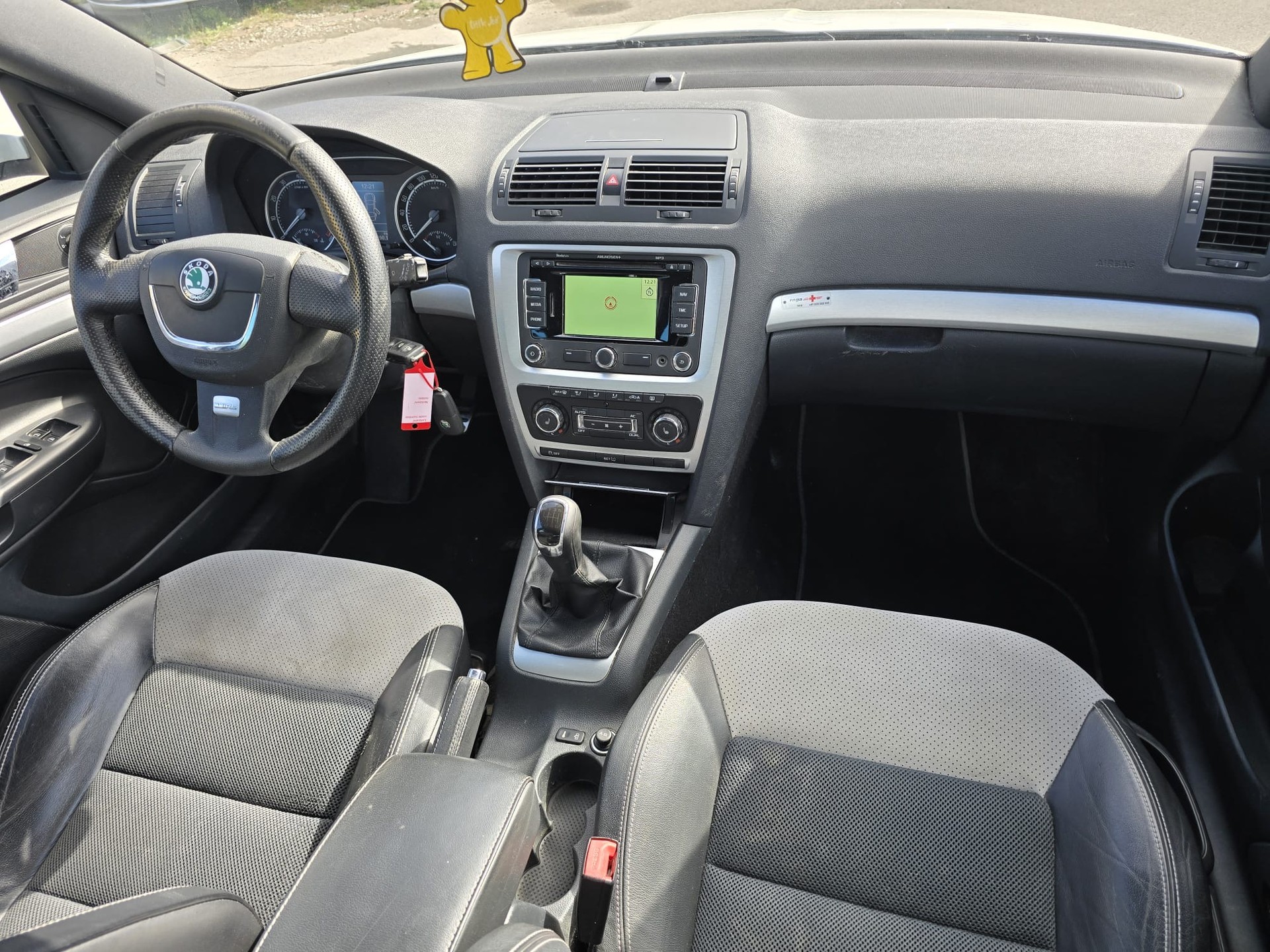 SKODA Octavia Combi 2.0 TSI RS-image-12