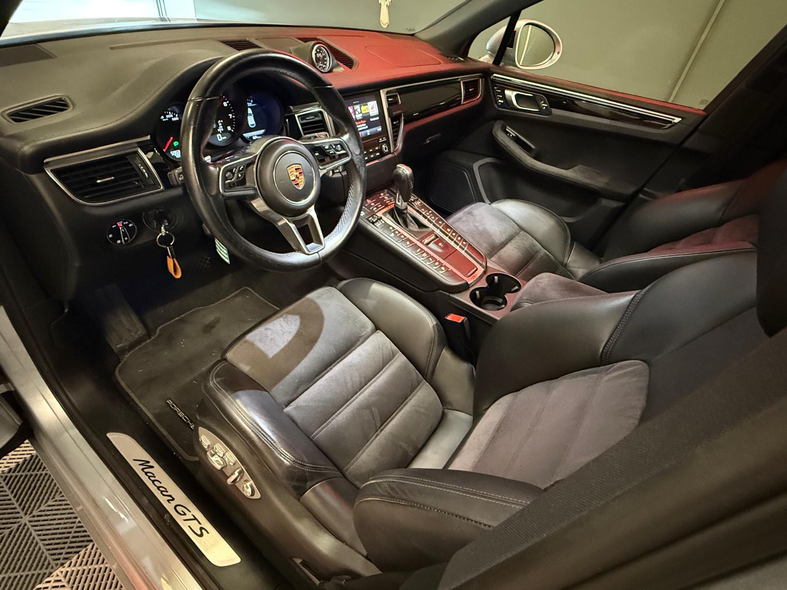 PORSCHE Macan GTS PDK *Toit Ouvrant*Carplay*-showroom-element-1