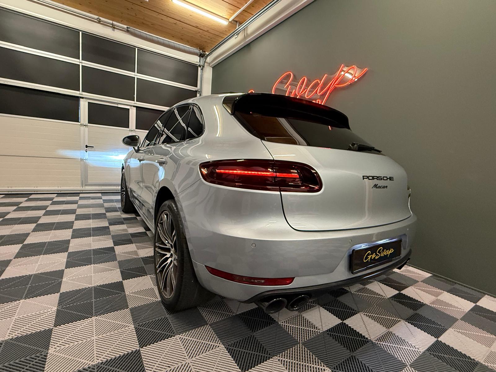 PORSCHE Macan GTS PDK *Toit Ouvrant*Carplay*-showroom-element-3