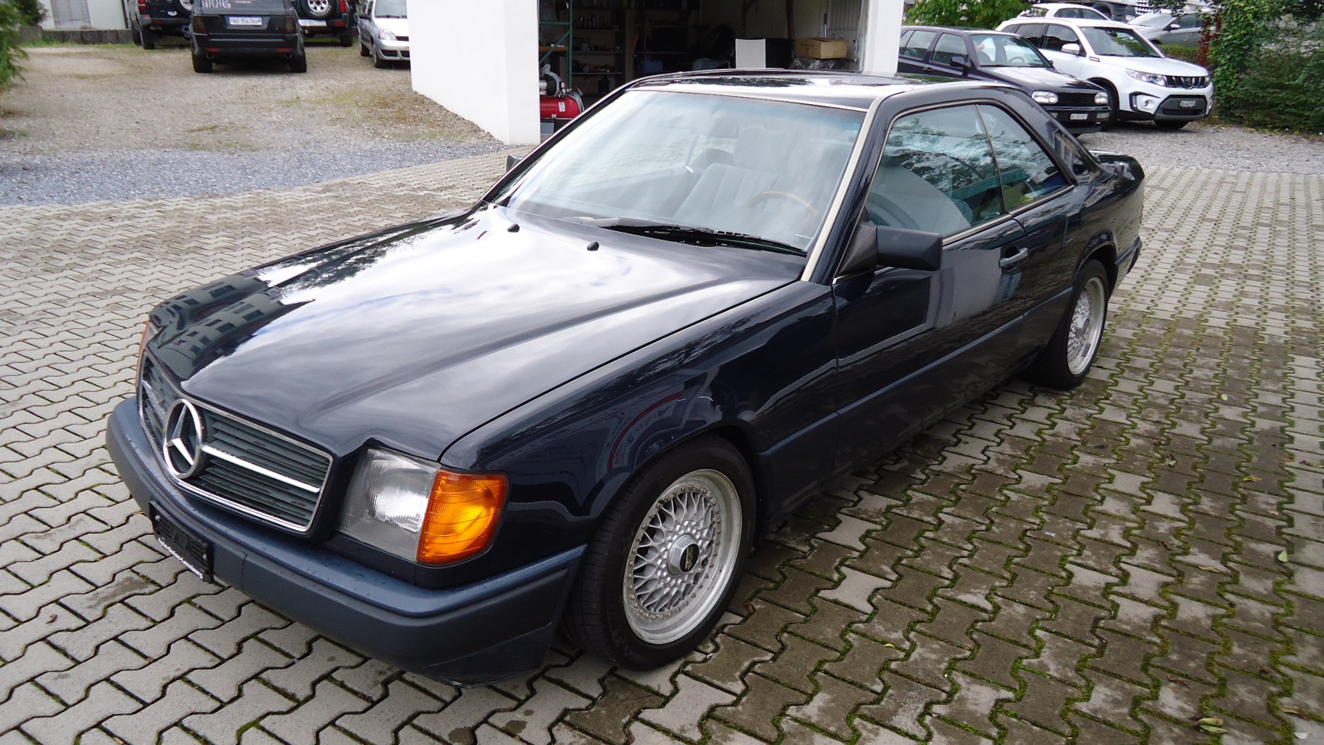 MERCEDES-BENZ 230 CE-image-1