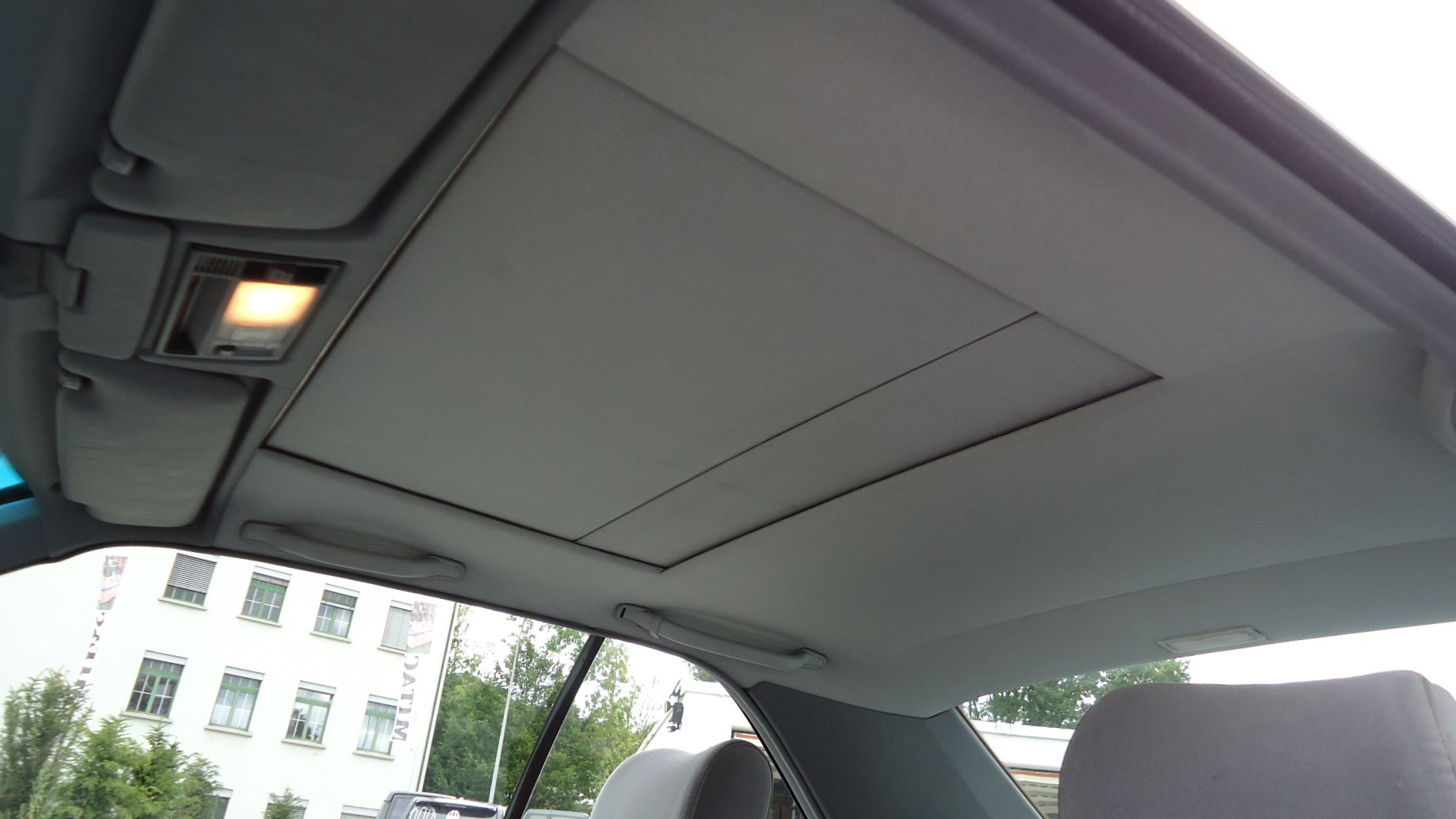MERCEDES-BENZ 230 CE-image-14