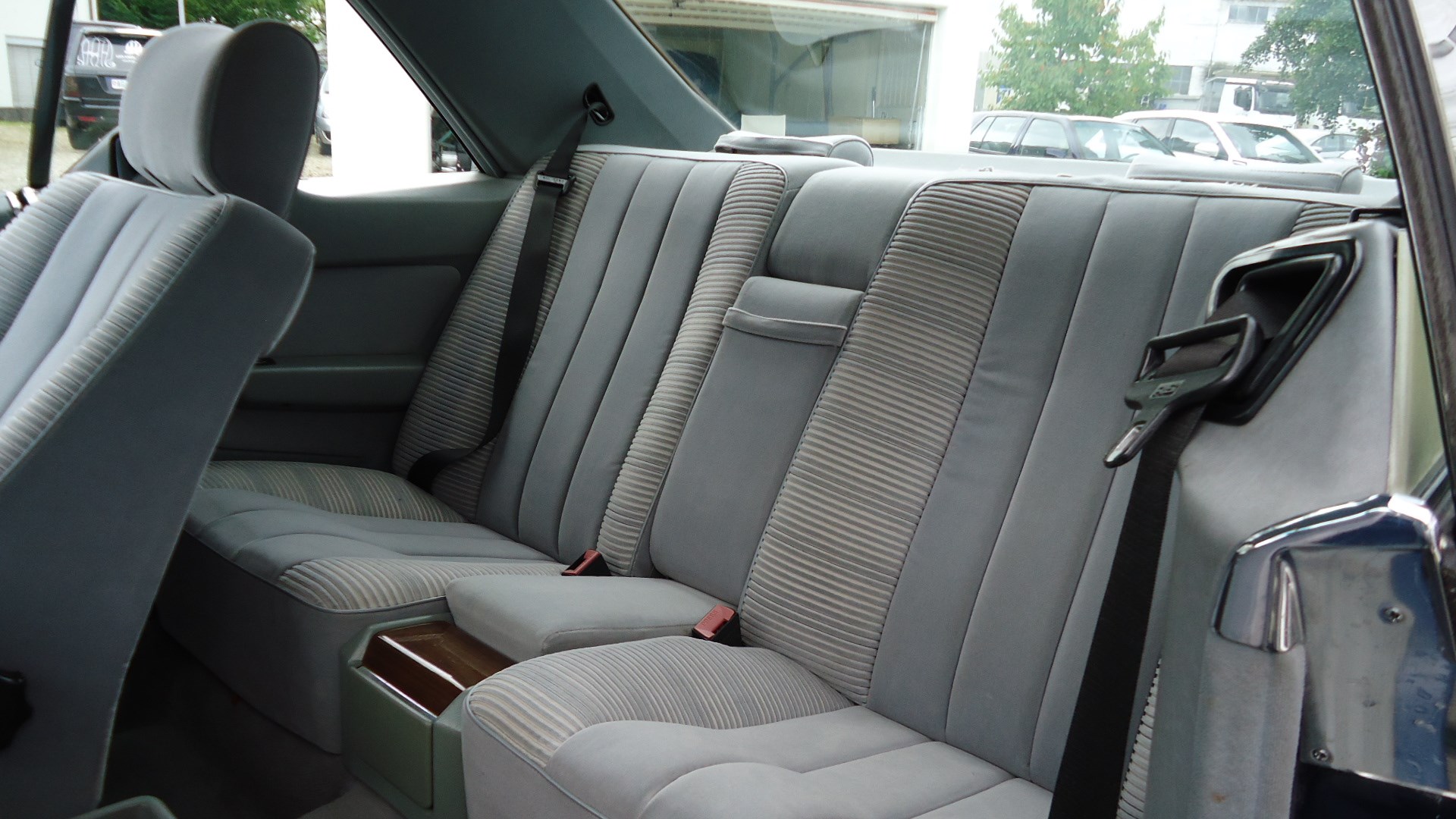 MERCEDES-BENZ 230 CE-image-13