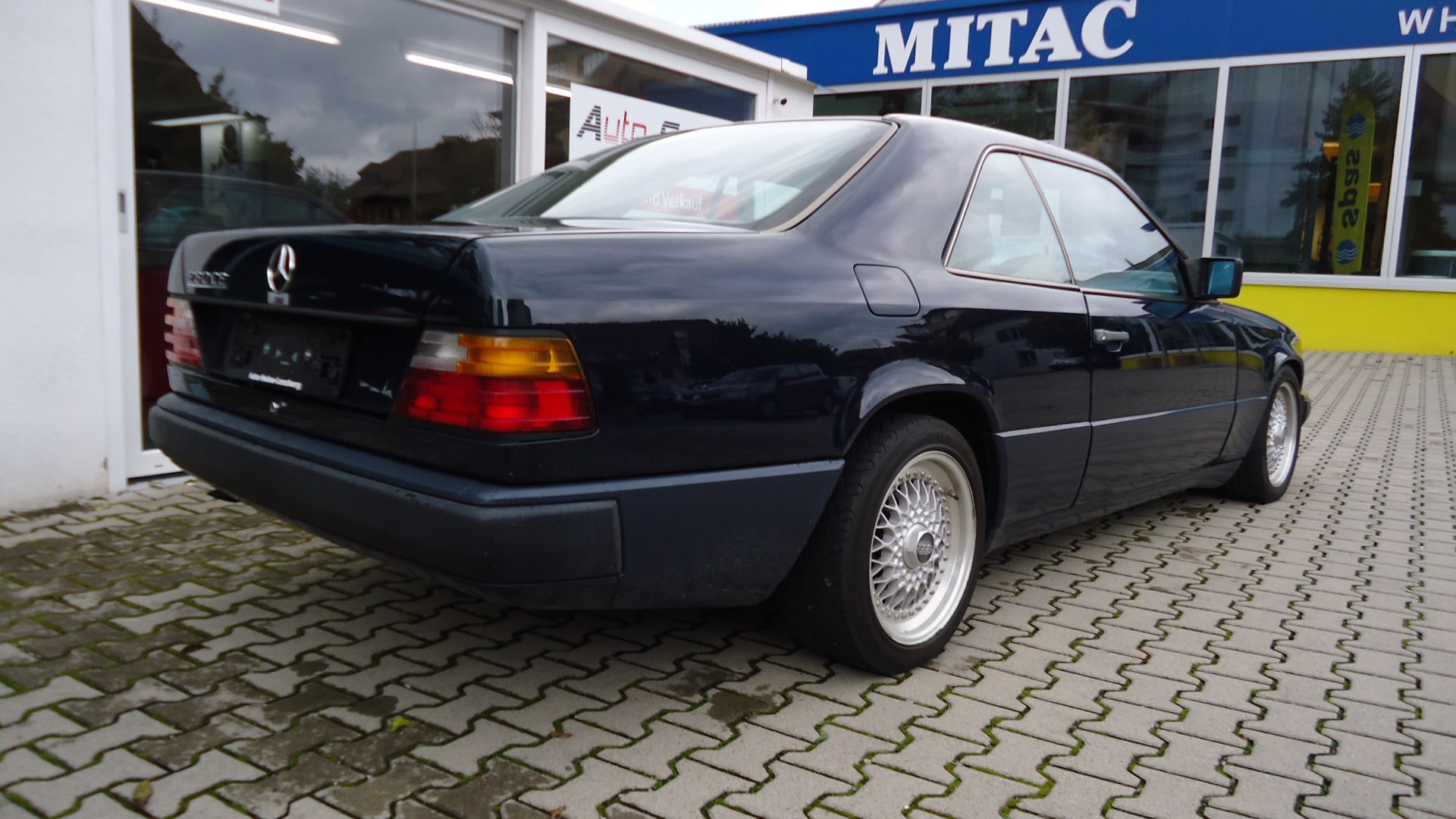 MERCEDES-BENZ 230 CE-image-5