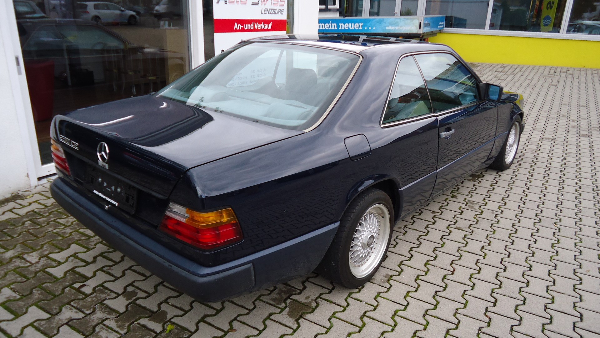 MERCEDES-BENZ 230 CE-image-4