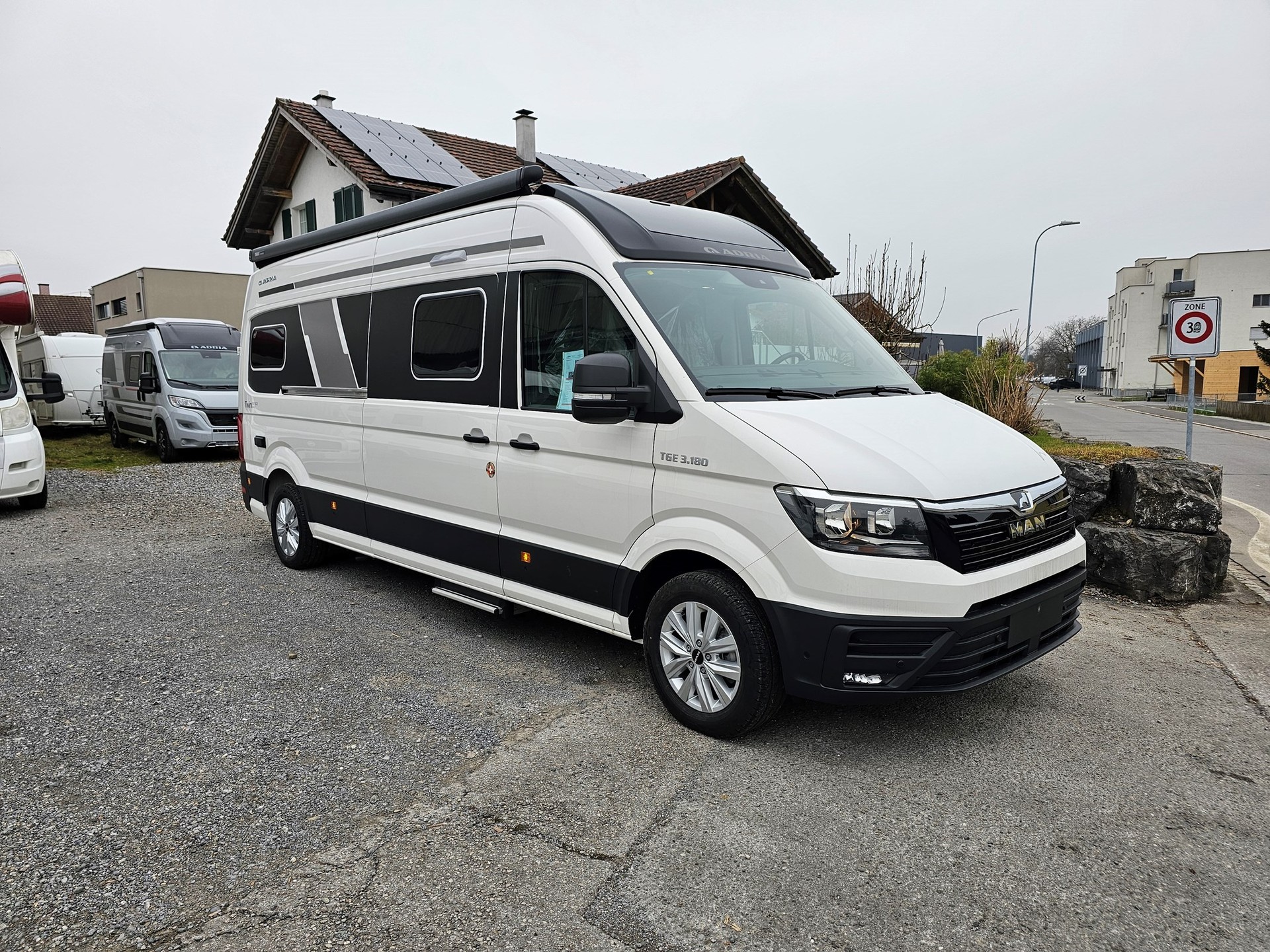 ADRIA TWIN MAX 680 SGX