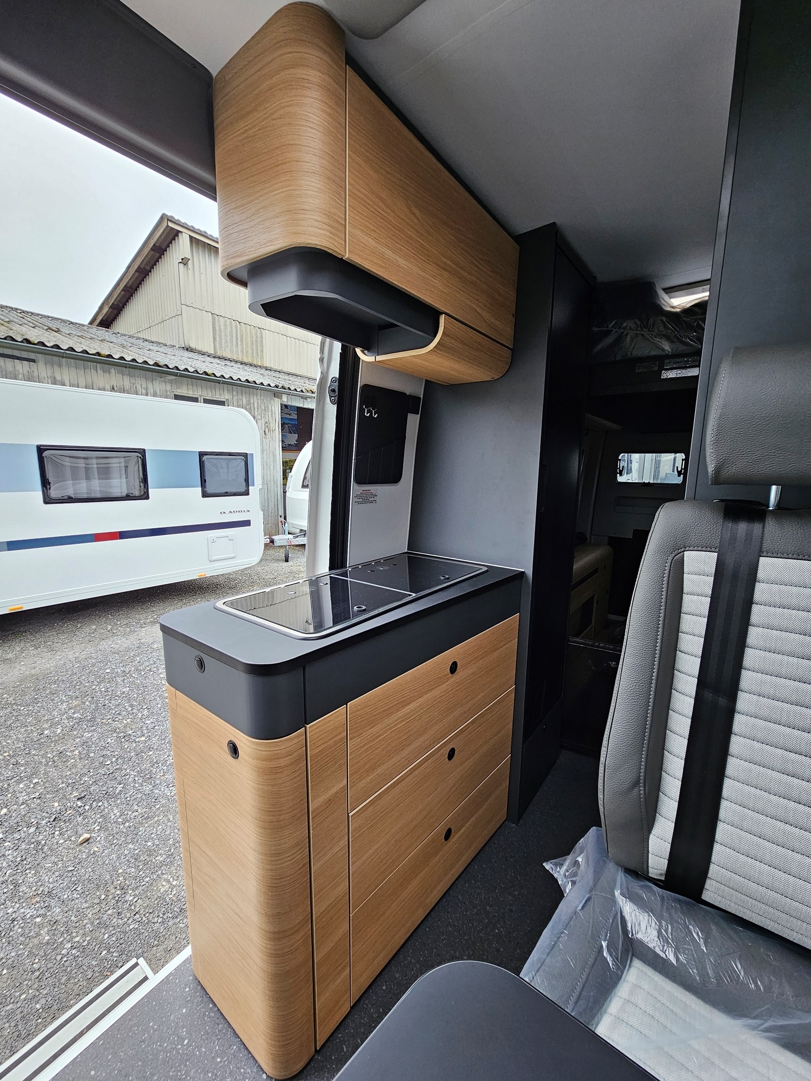 ADRIA TWIN MAX 680 SGX-image-18