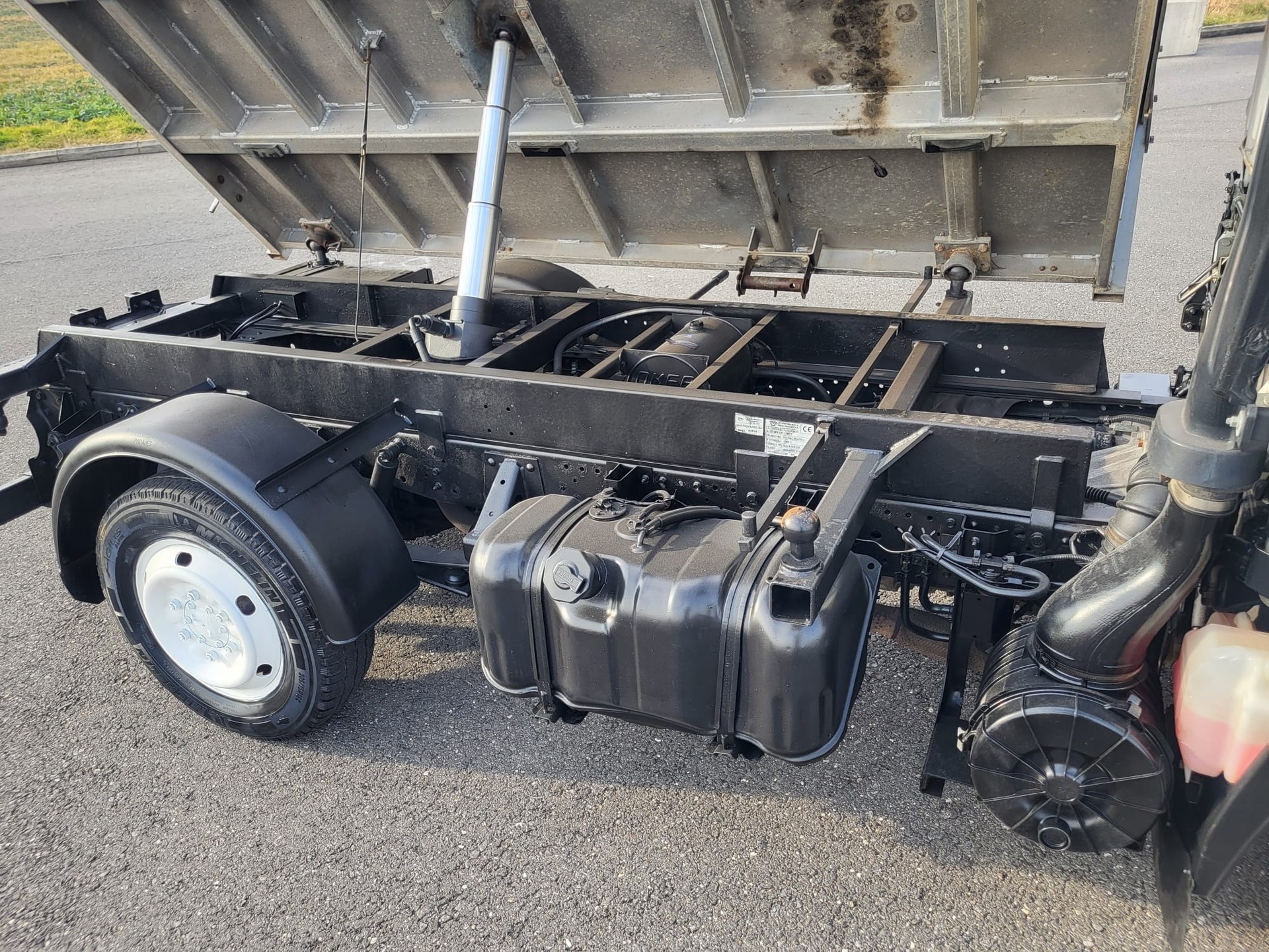 ISUZU NLR 85 - L 35 E-image-9