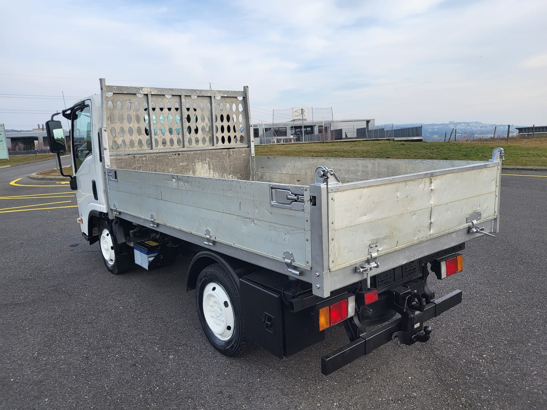 ISUZU NLR 85 - L 35 E-image-16