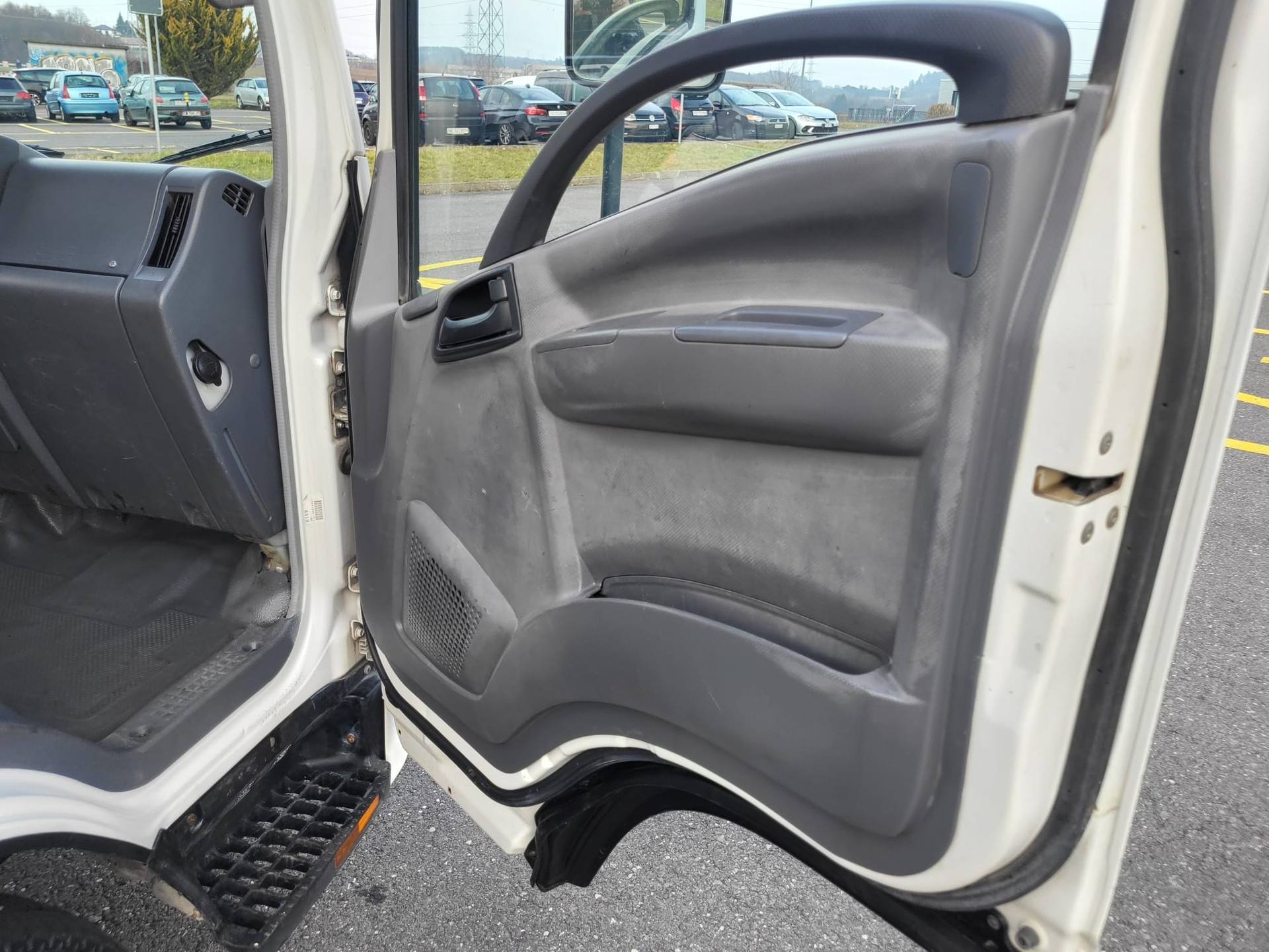 ISUZU NLR 85 - L 35 E-image-25