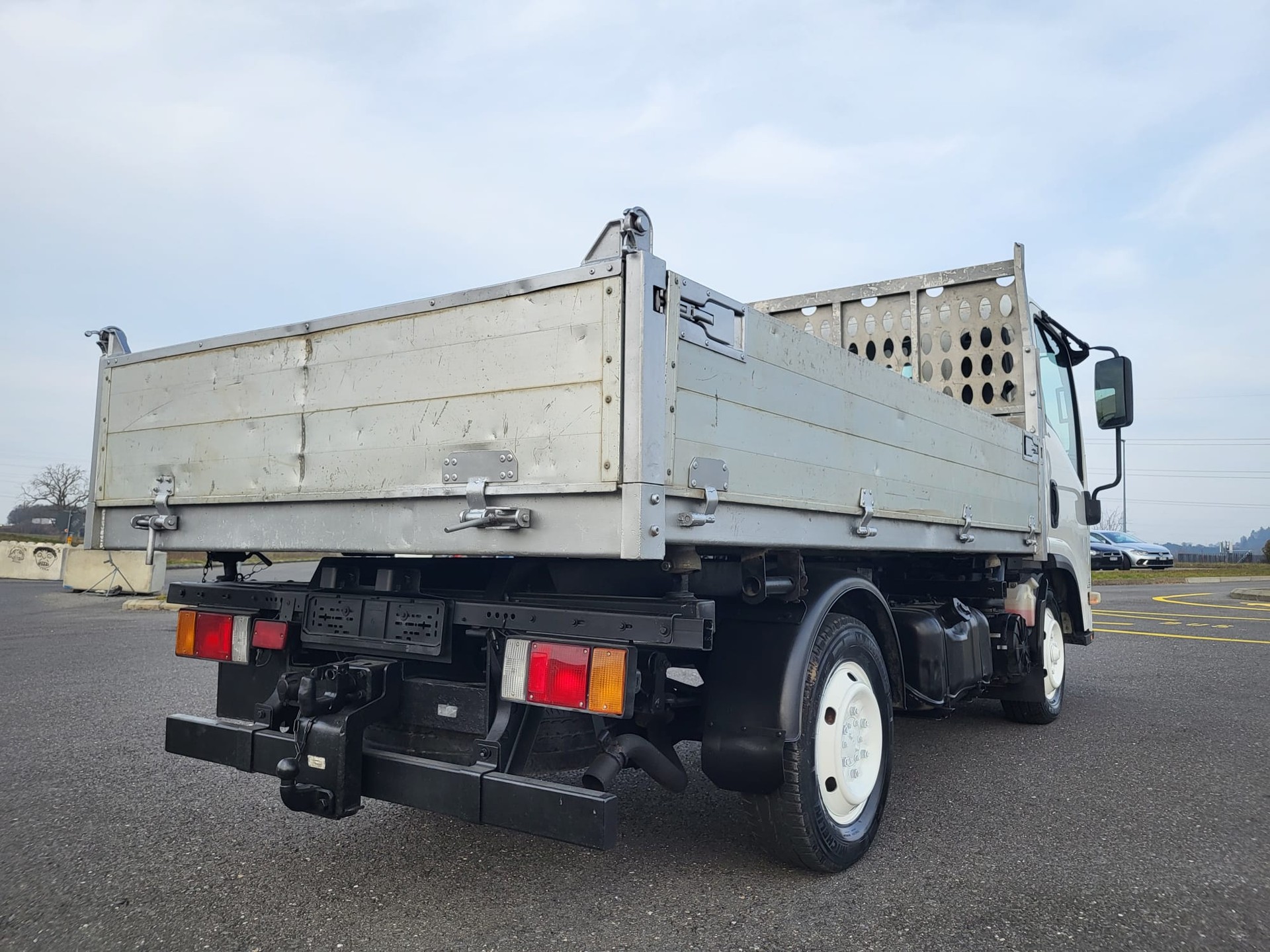 ISUZU NLR 85 - L 35 E-image-13