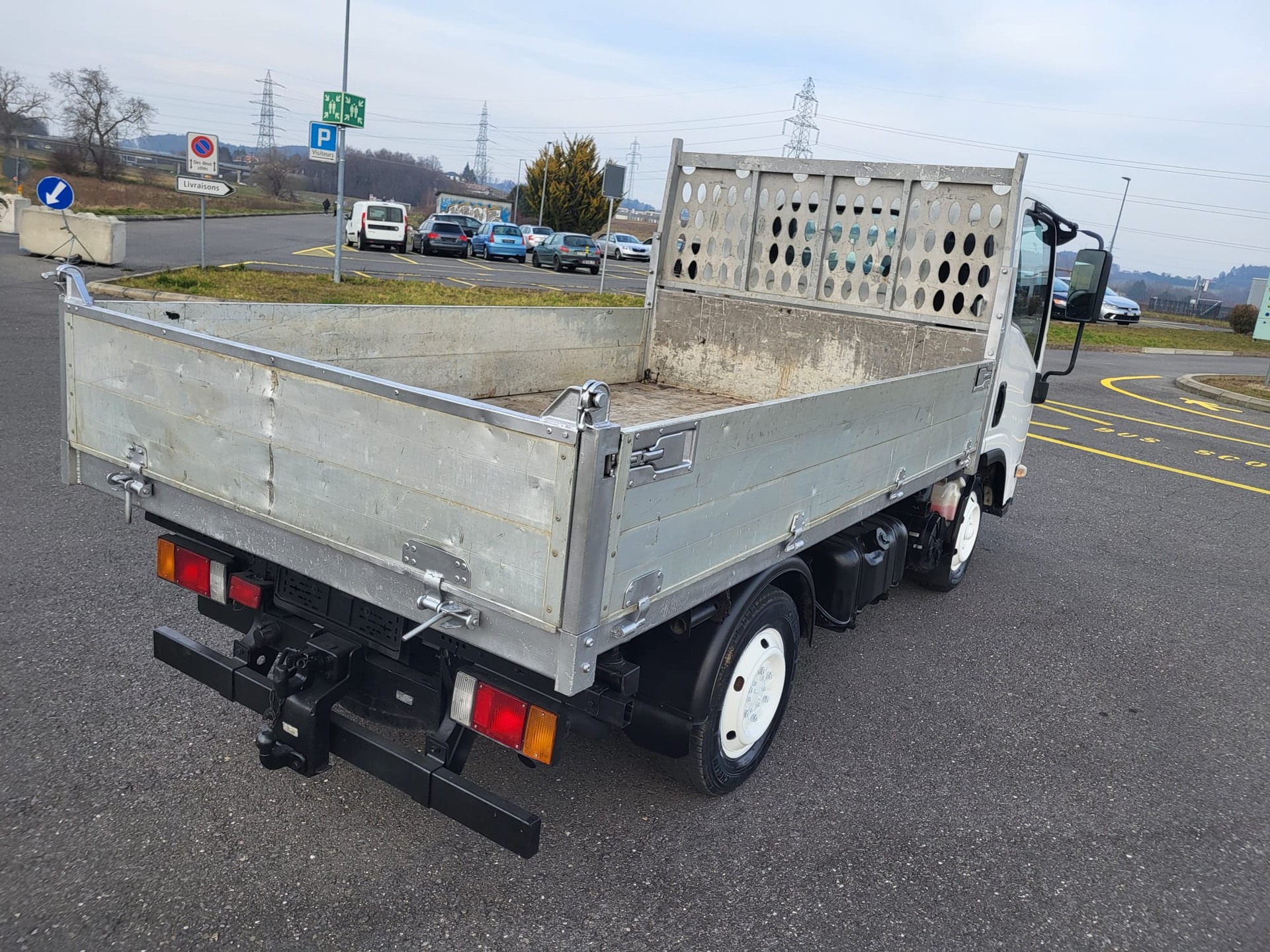 ISUZU NLR 85 - L 35 E-image-12