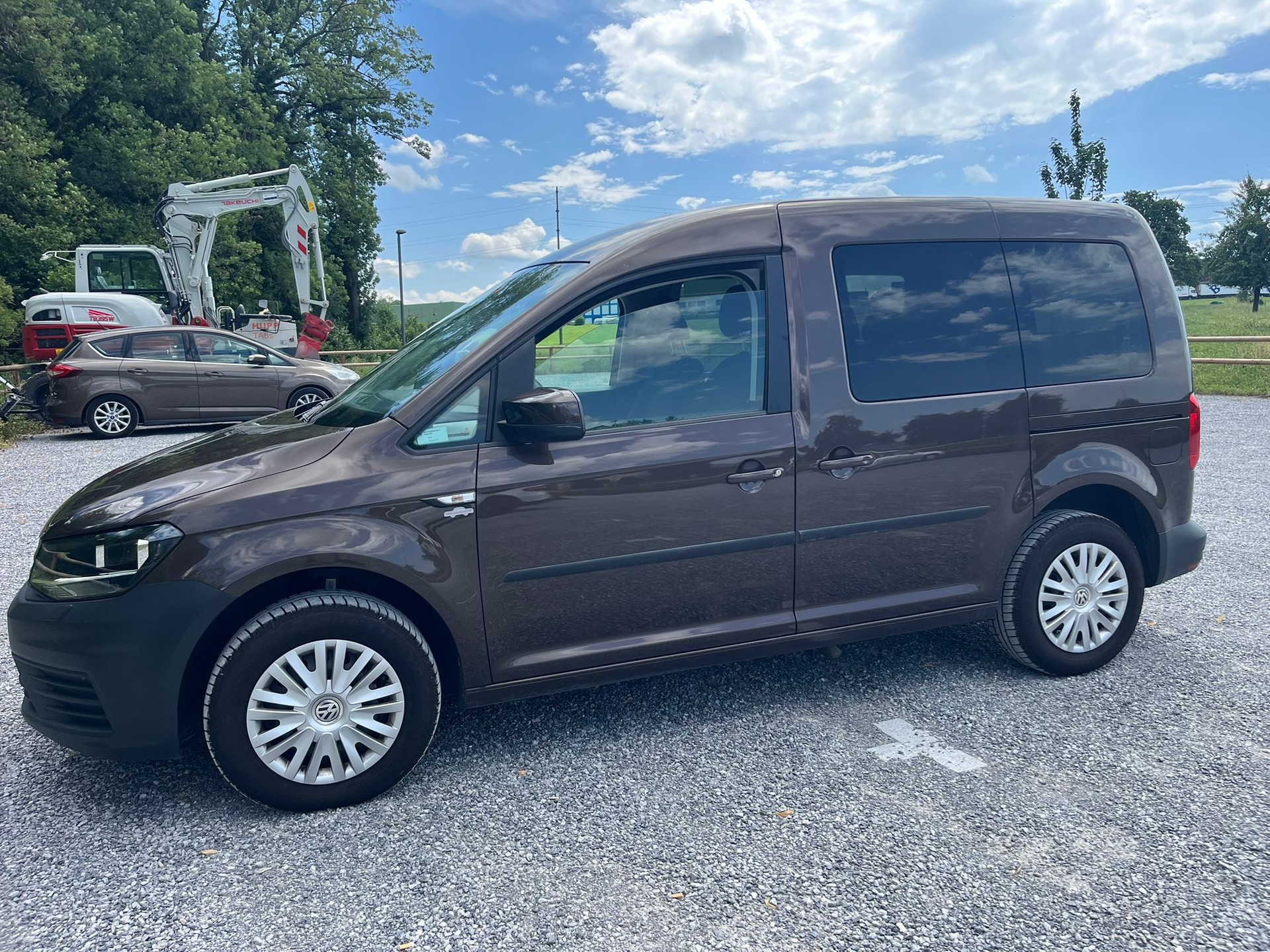 VW Caddy 2.0 TDI Comfortline DSG-image-11
