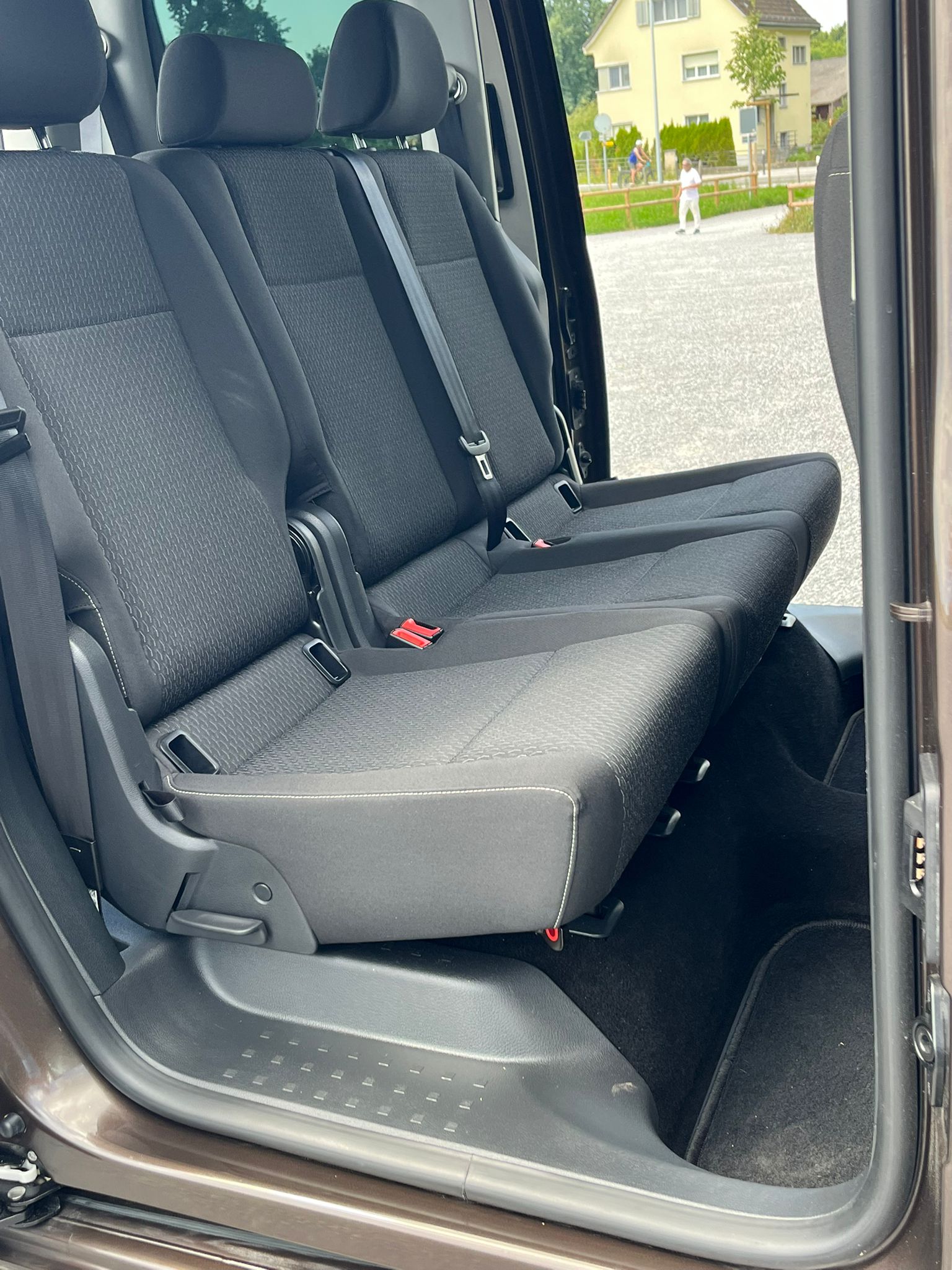 VW Caddy 2.0 TDI Comfortline DSG-image-8