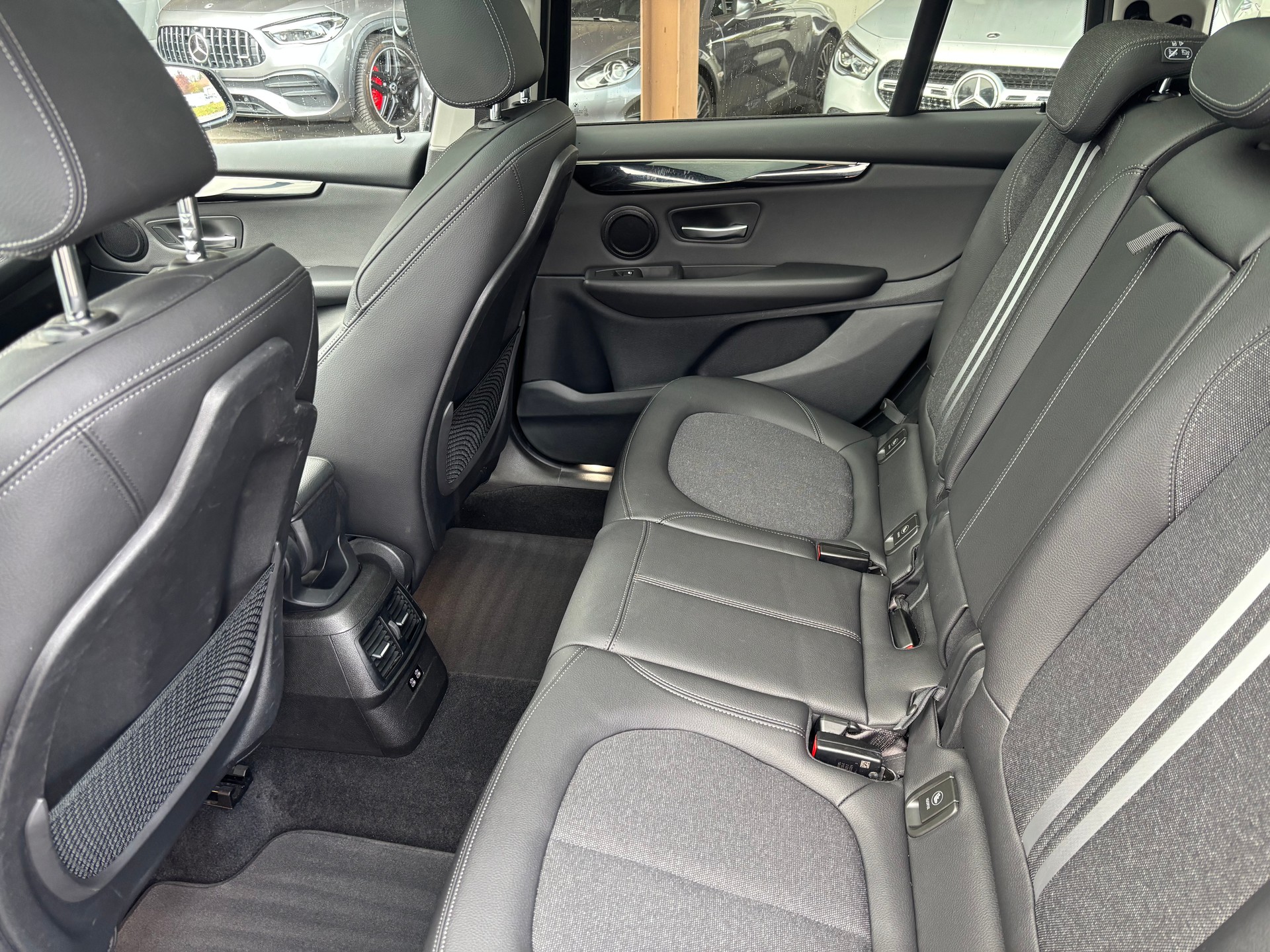 BMW 218d xDrive Gran Tourer Steptronic Sport Line-image-11