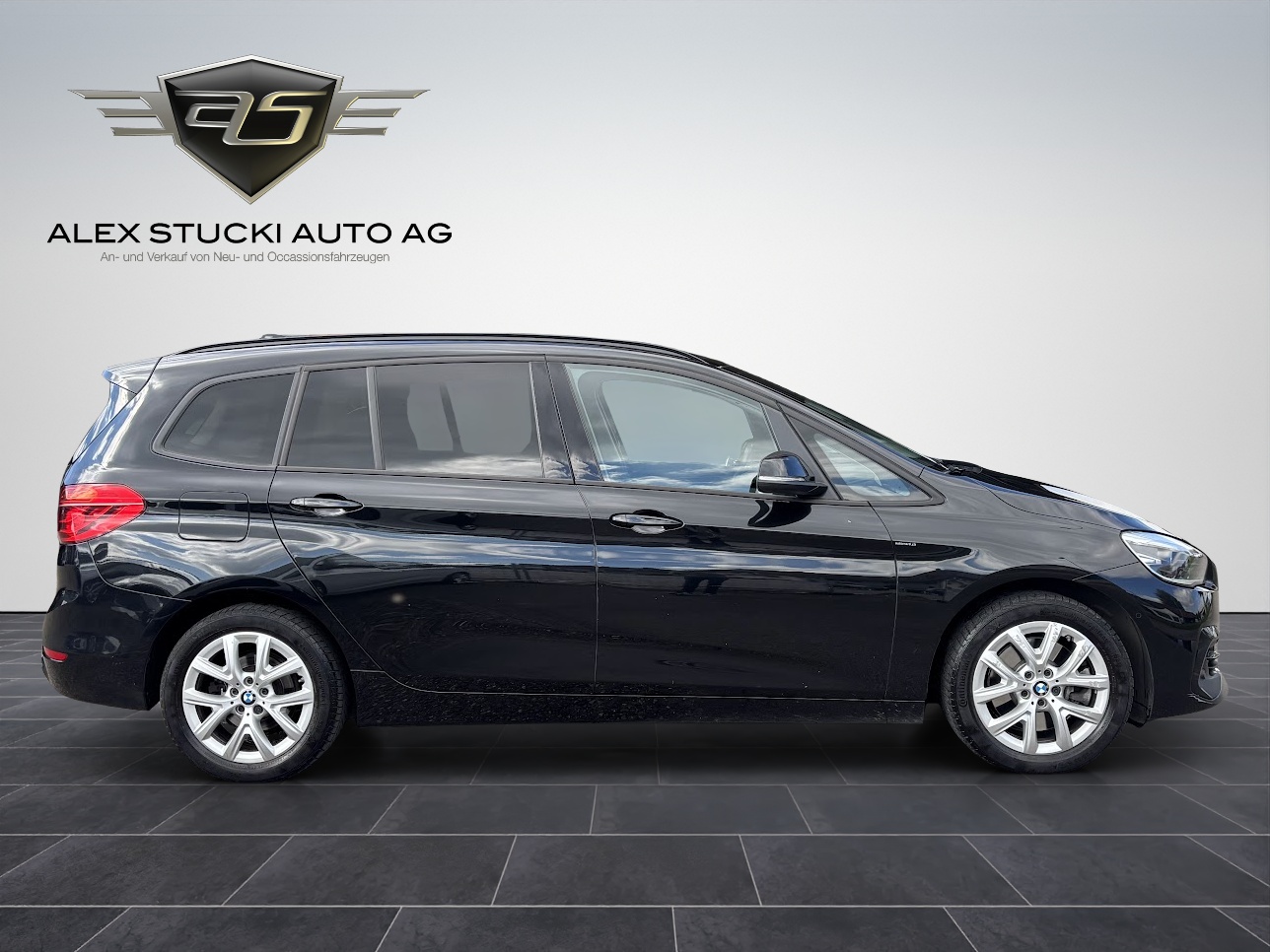 BMW 218d xDrive Gran Tourer Steptronic Sport Line-image-4