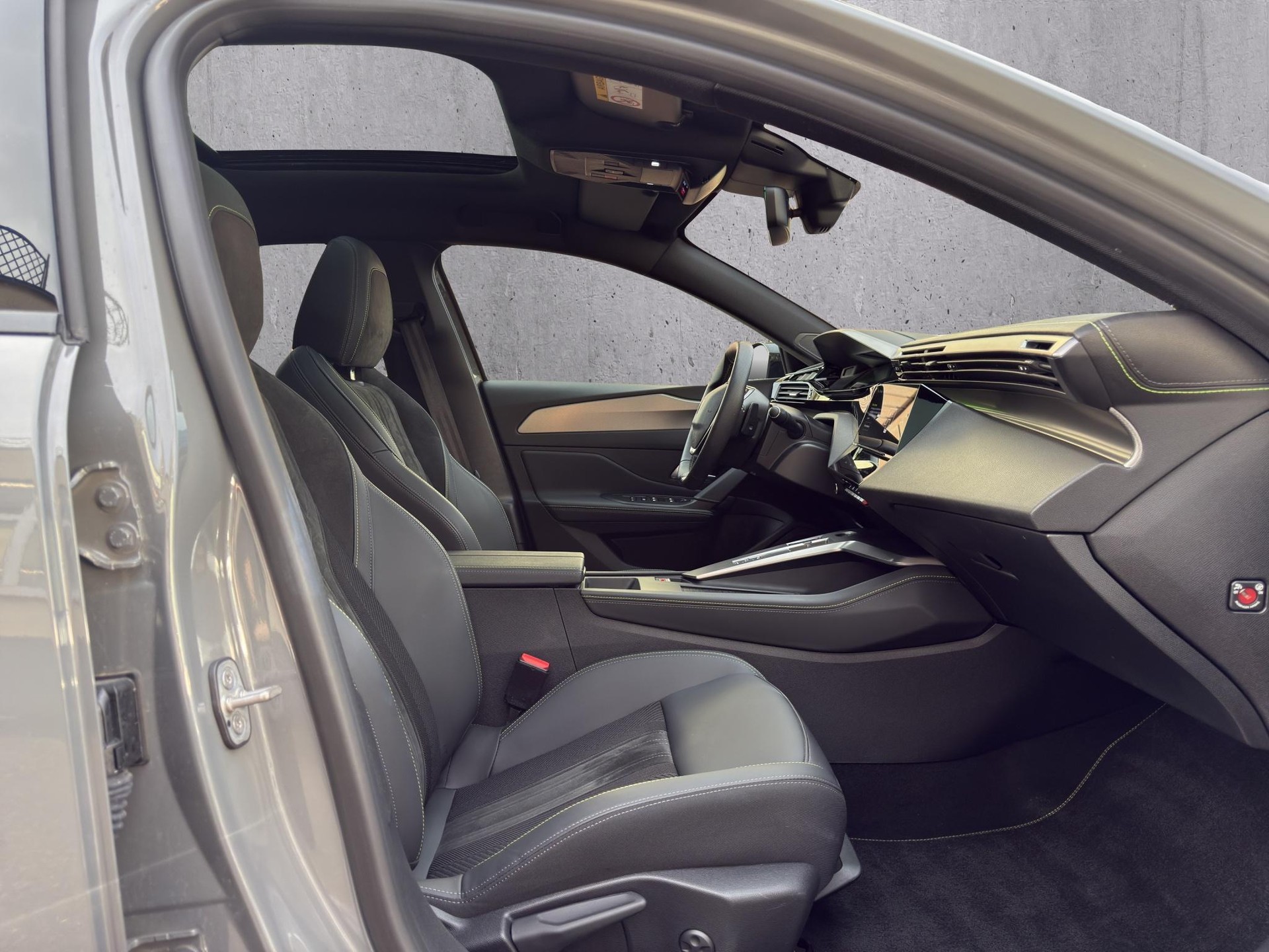 PEUGEOT 308 SW 1.6 PHEV 225 GT-image-17