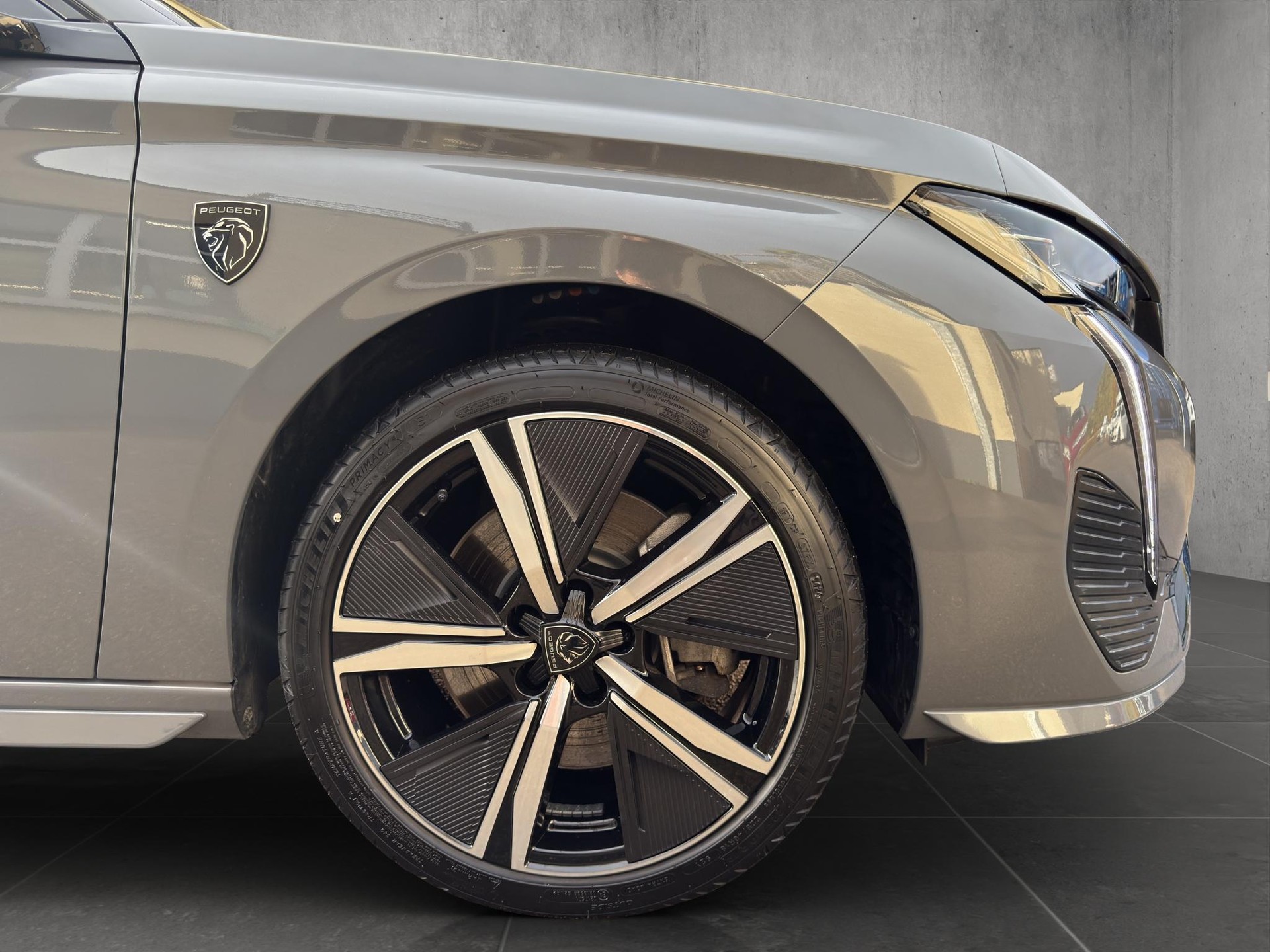 PEUGEOT 308 SW 1.6 PHEV 225 GT-image-19