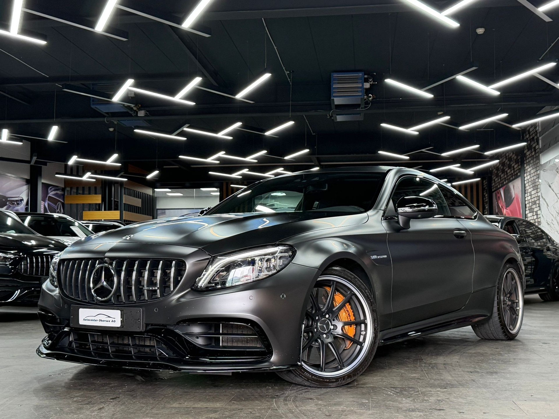 MERCEDES-BENZ C 63 S AMG 9G-tronic-showroom-element-1