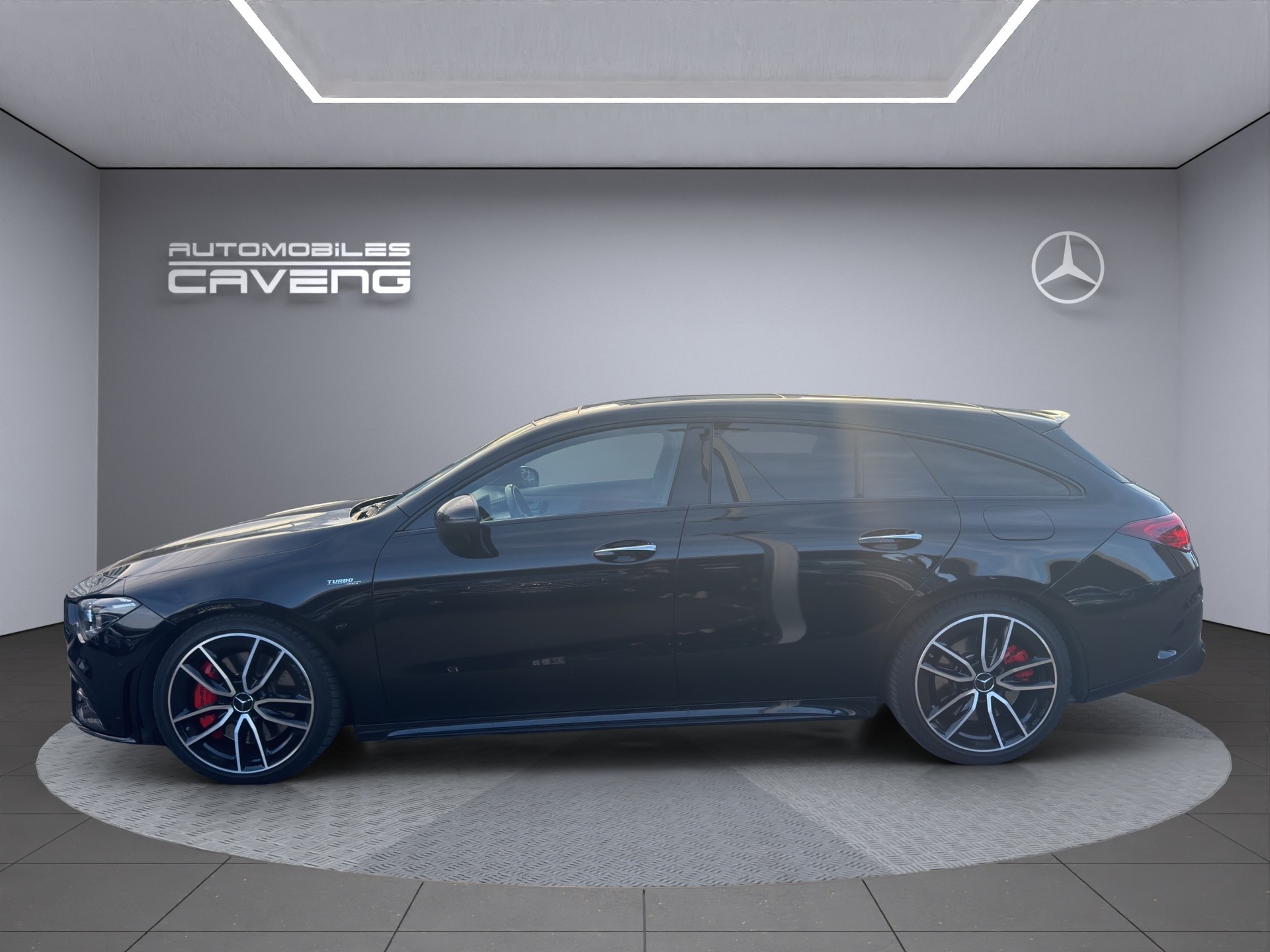 MERCEDES-BENZ CLA Shooting Brake 35 AMG 4Matic 7G-DCT-showroom-element-1