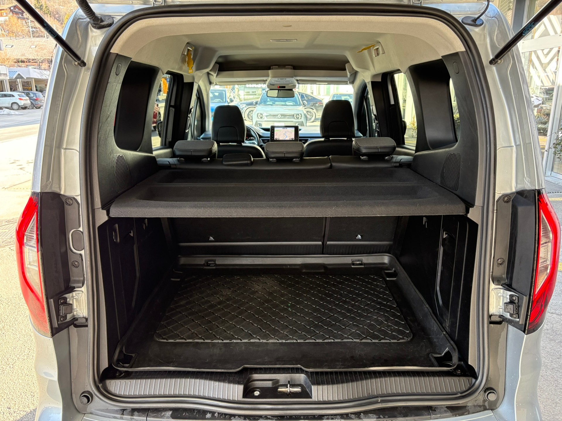 RENAULT Kangoo 1.3 TCe 130Tech. A-image-12
