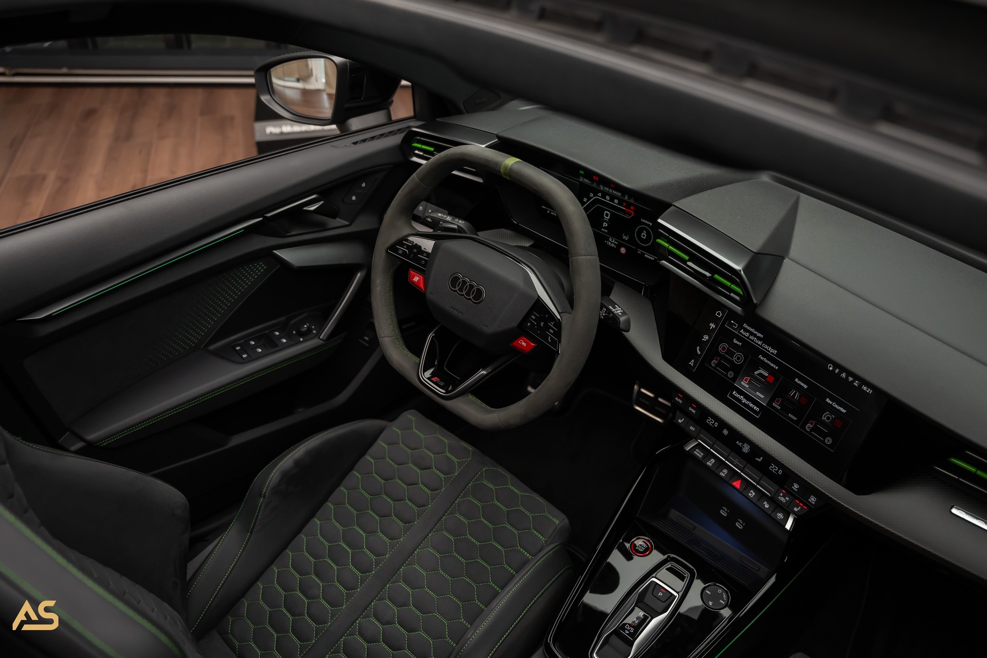 AUDI RS3 Sportback 2.5 TSI Facelift *NARDO* TRAUM | R8-SCHALENSITZE | PANORAMA | CARBON | 280 KMH-image-22