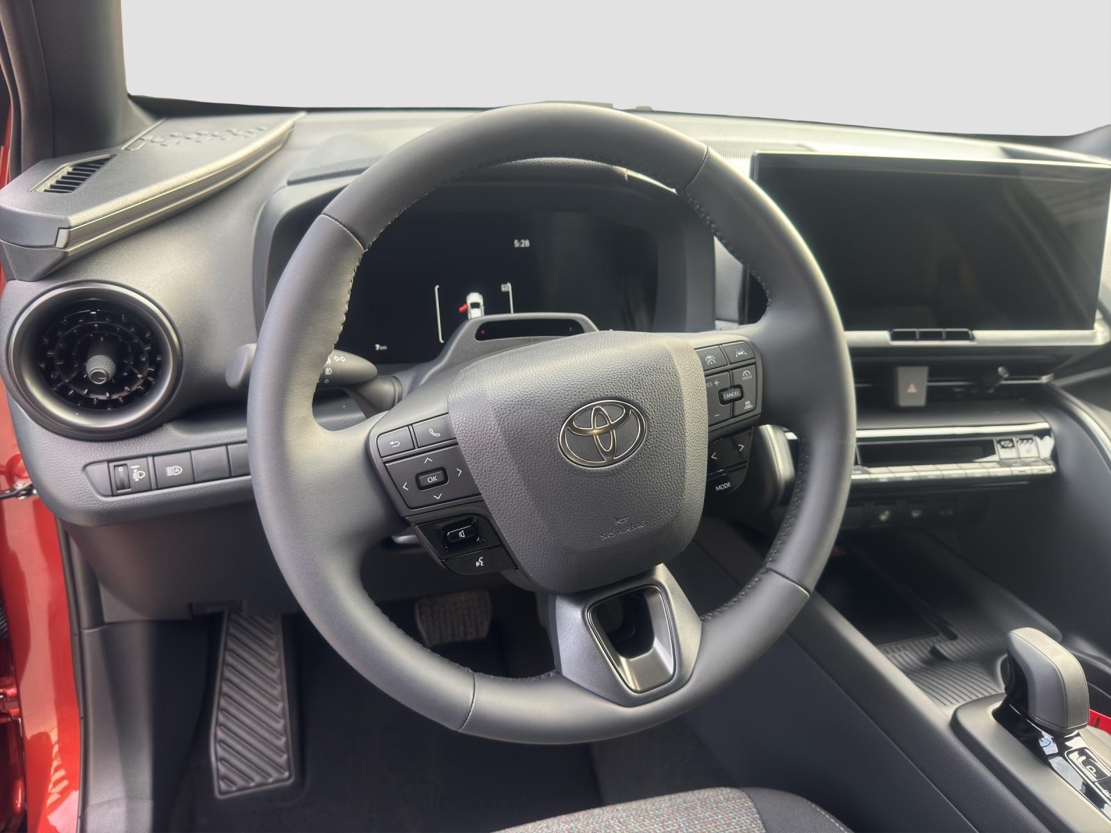 TOYOTA C-HR 2.0 HEV Swiss Edition 4x4-image-11