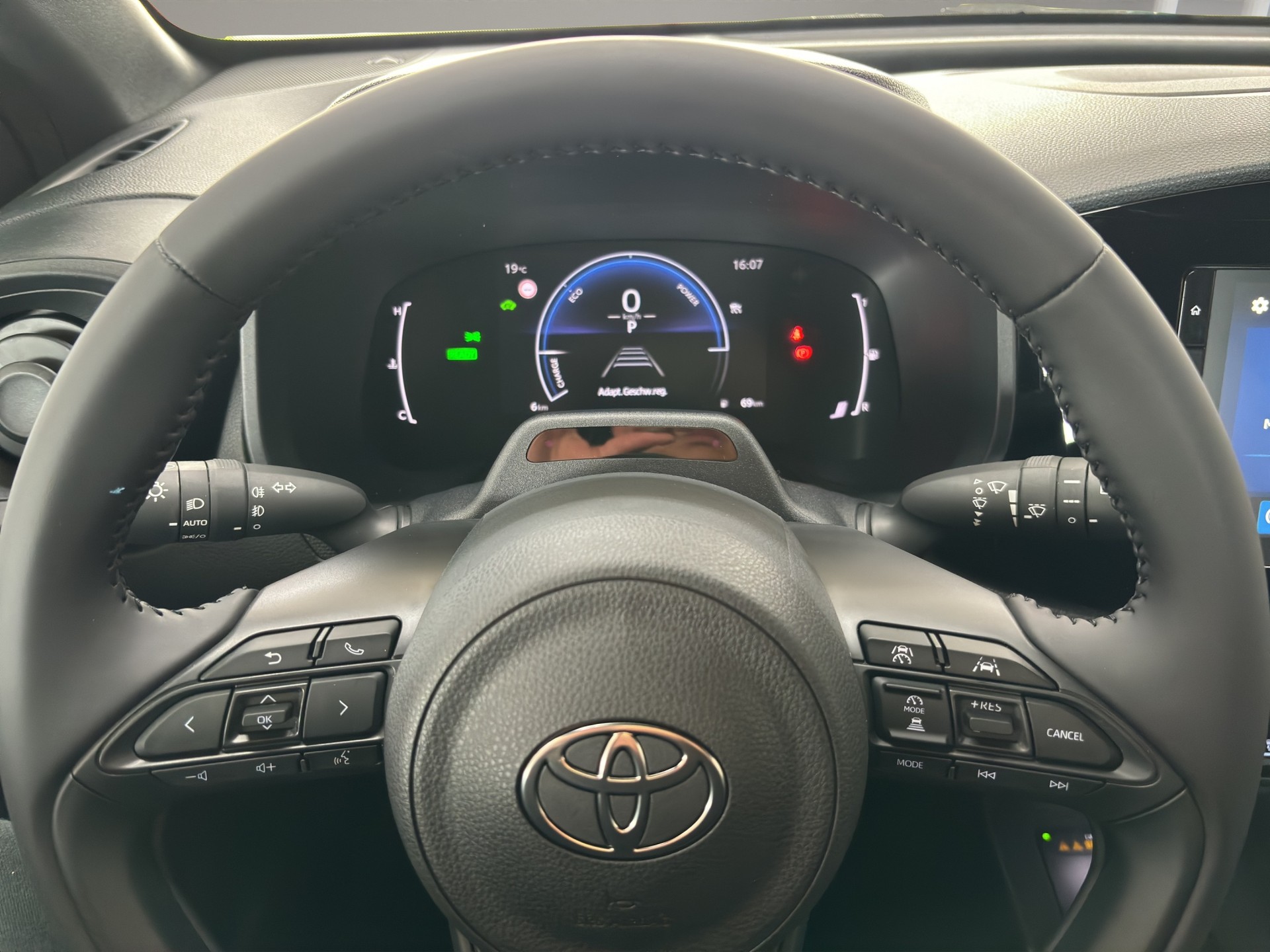 TOYOTA Aygo X 1.5 VVT-i HSD Trend e-CVT-image-10