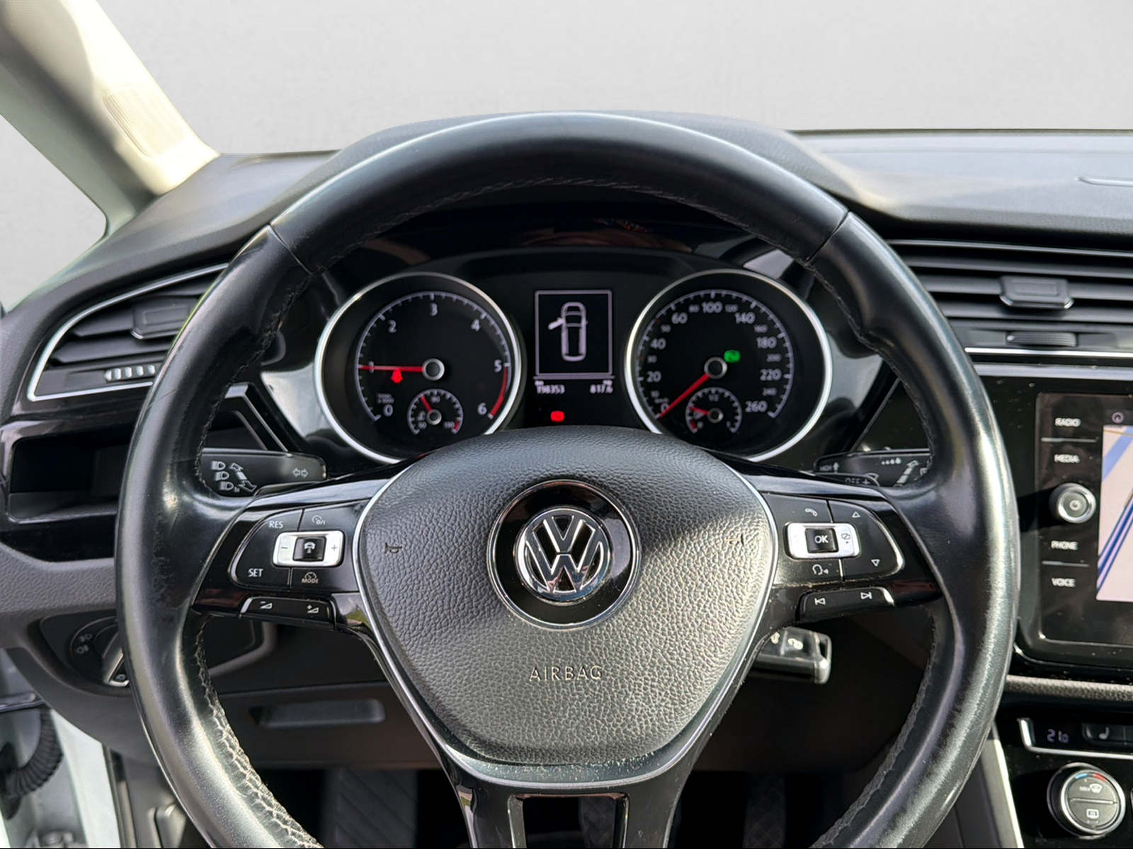 VW Touran 1.6 TDI BlueMotion Technology Sound DSG-image-11
