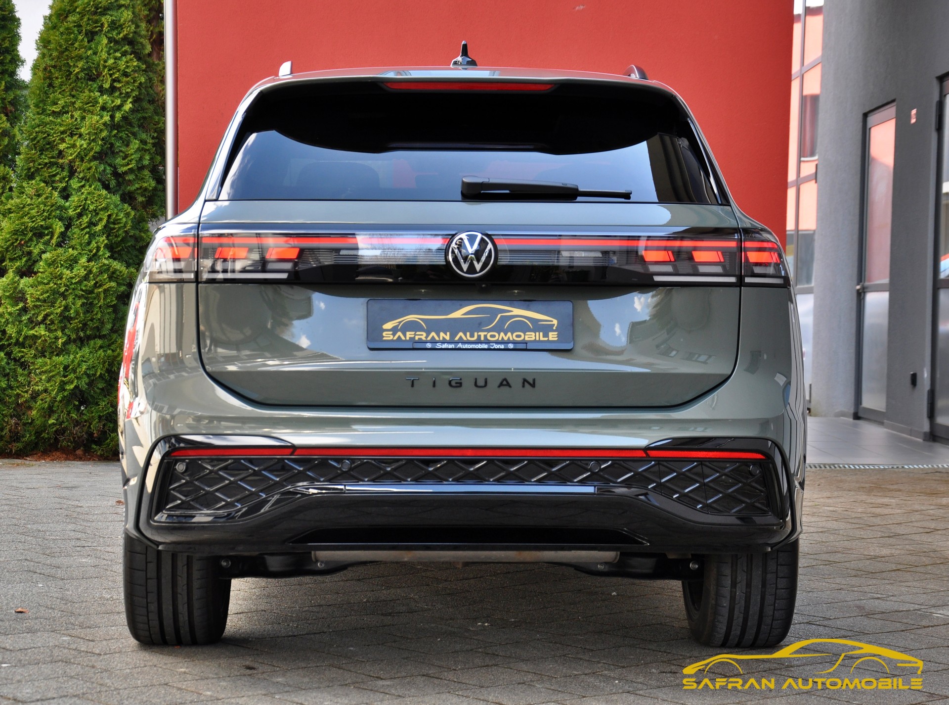 VW Tiguan 2.0 TSI DSG R-Line 4Motion-image-5