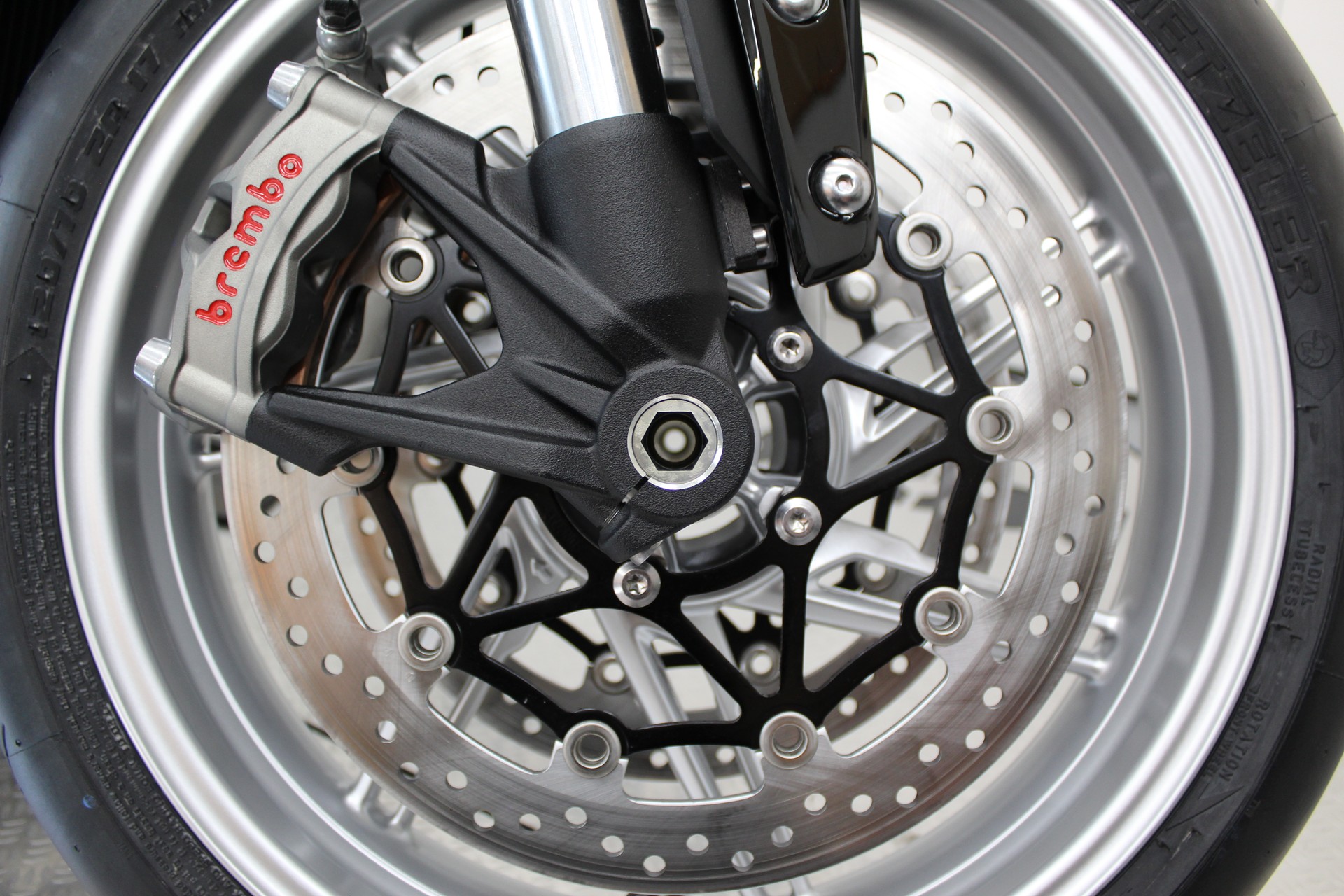 TRIUMPH Speed Twin 1200 Cafe Racer-image-10