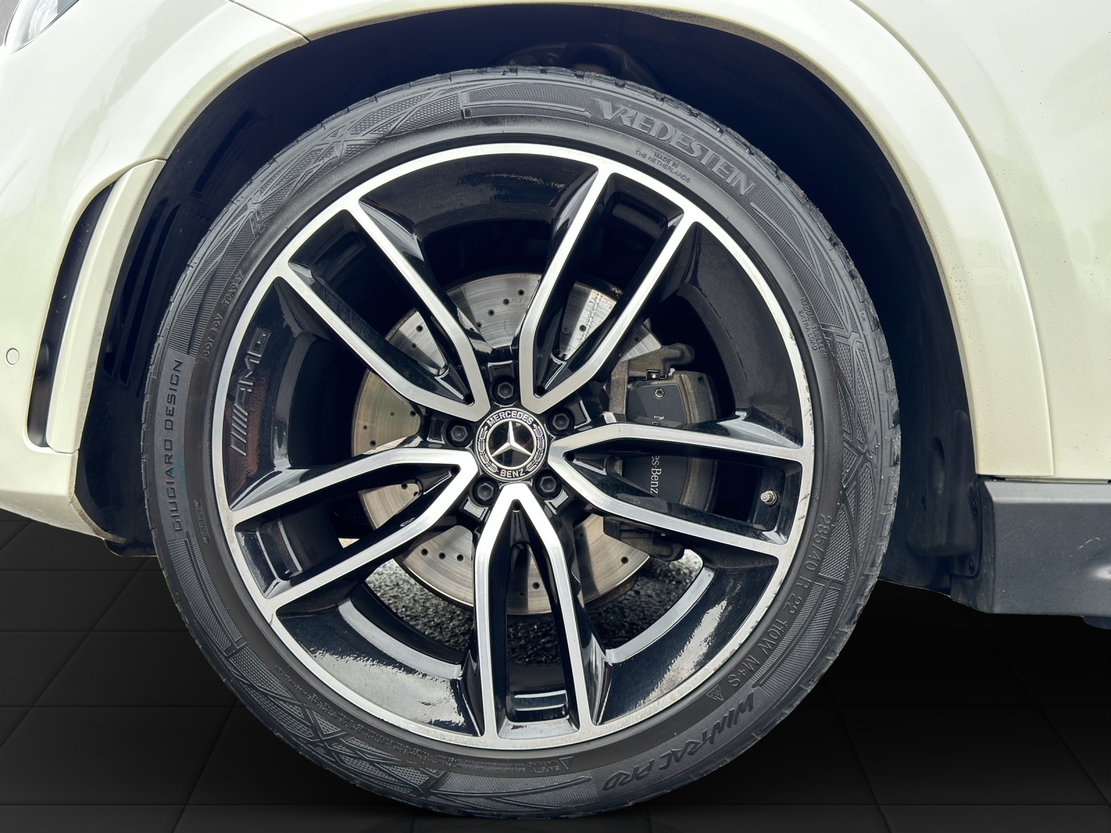 MERCEDES-BENZ GLE 400 d 4Matic AMG Line 9G-Tronic-image-19