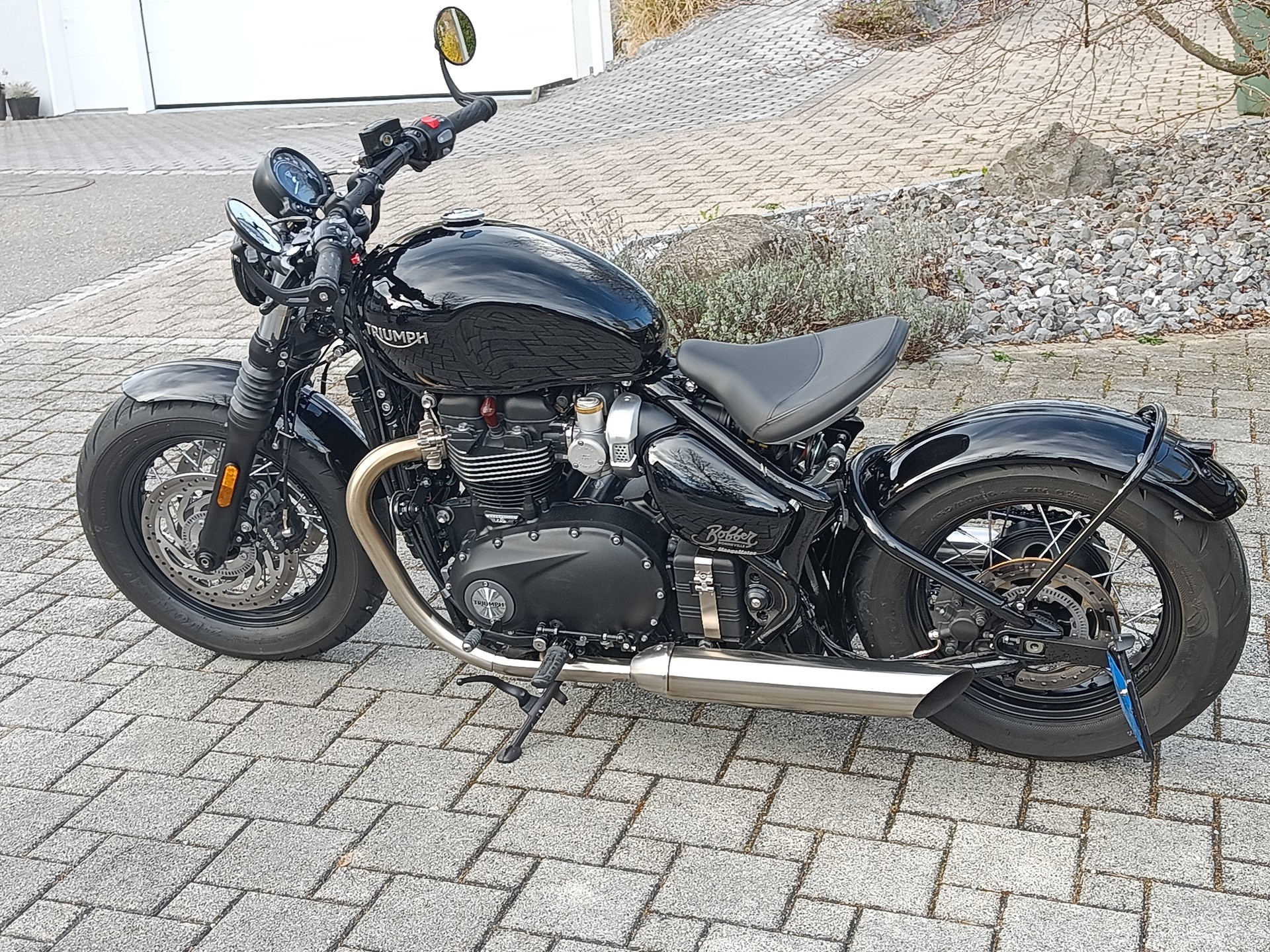 TRIUMPH Bonneville 1200 Bobber-image-0