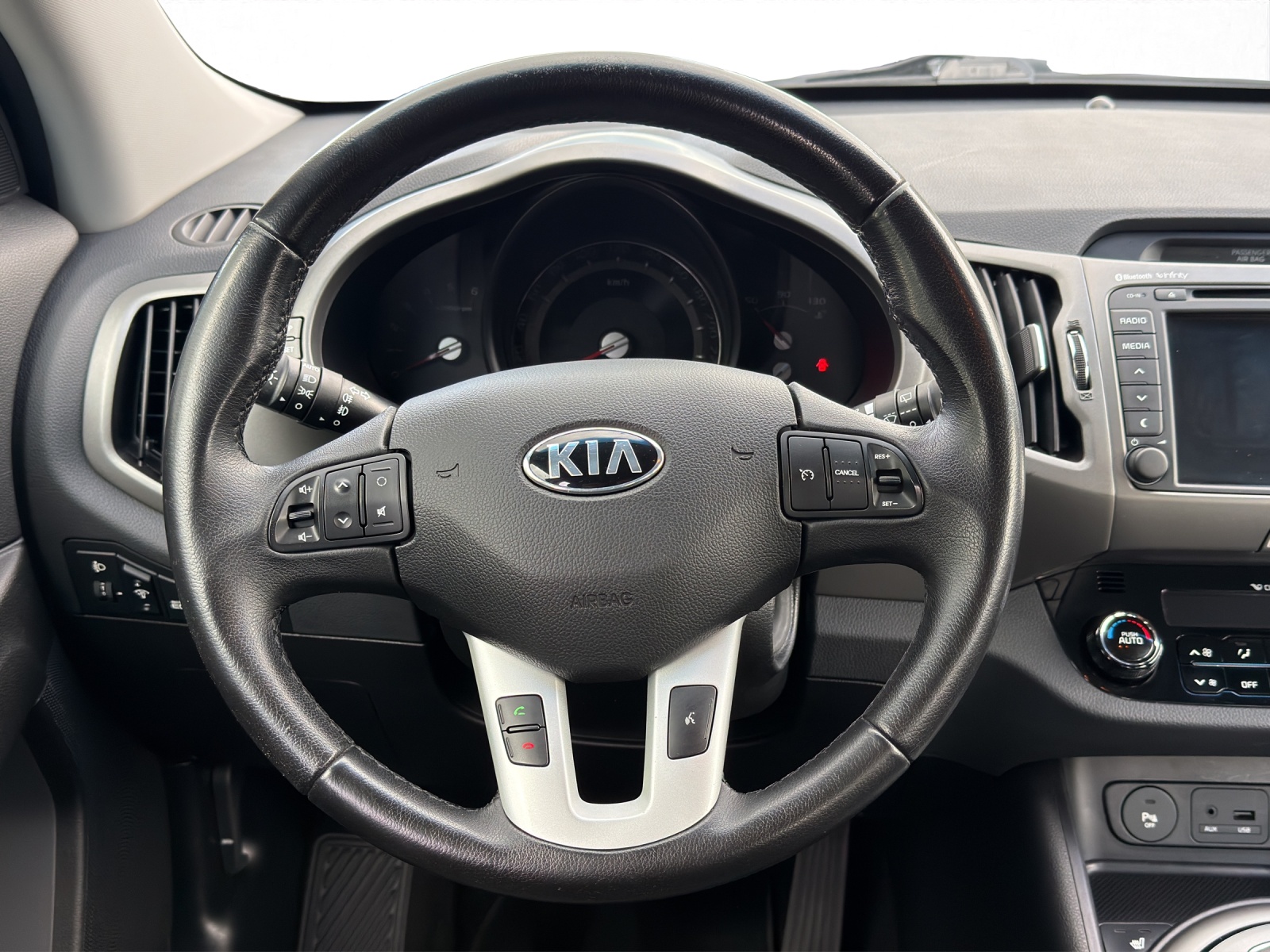KIA Sportage 2.0 CRDi Trend 4WD Automatic-image-9