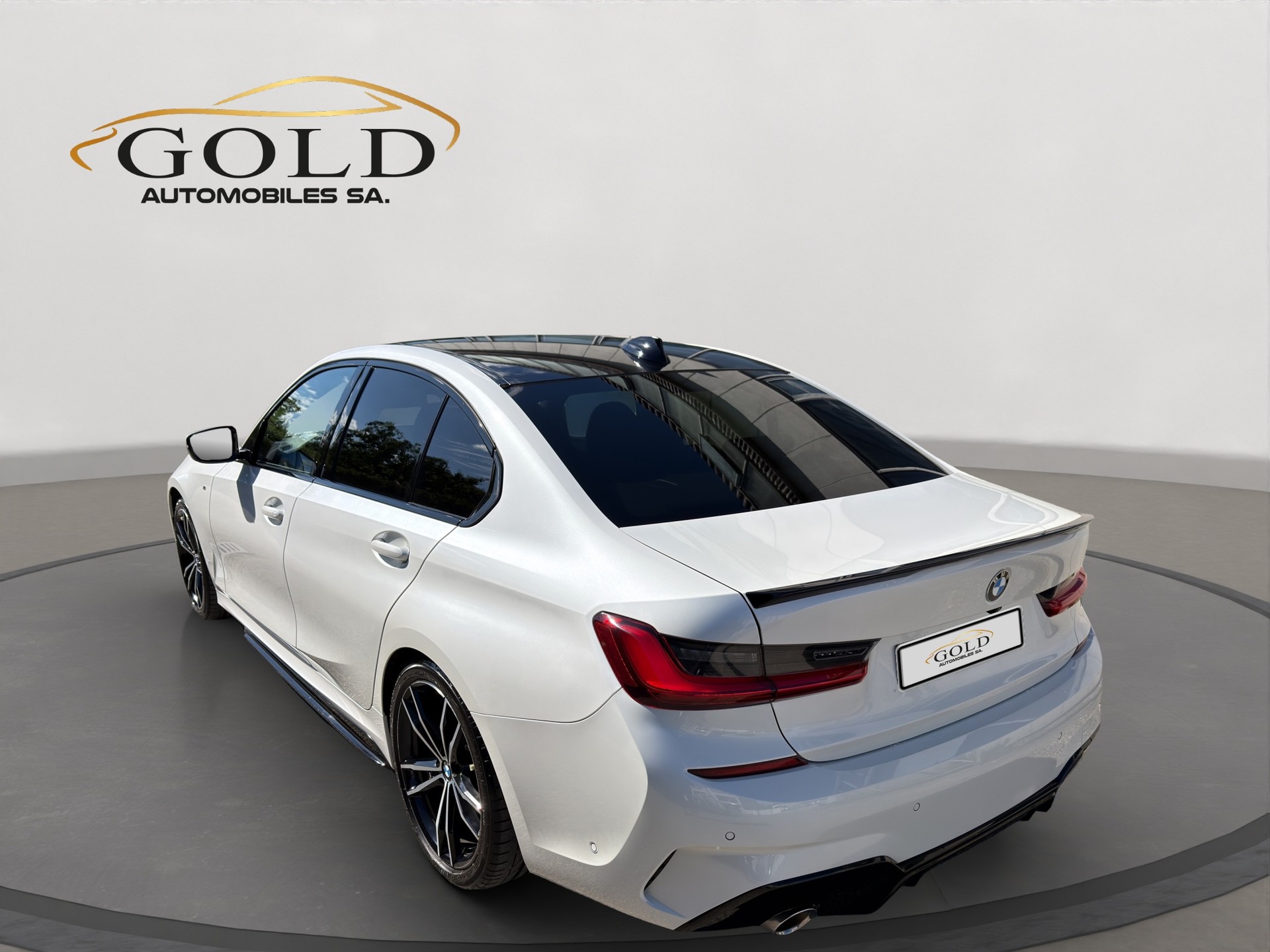 BMW 320d xDrive M Sport Steptronic-image-10