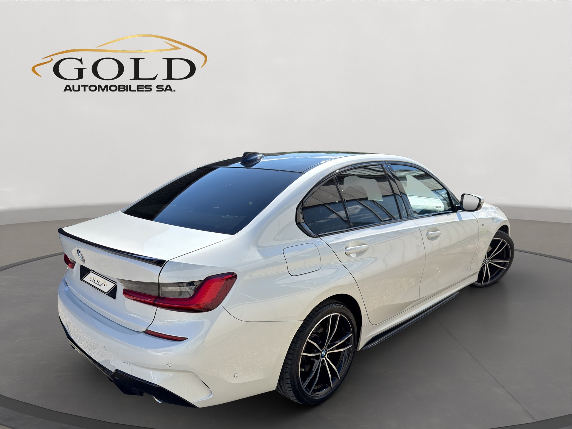BMW 320d xDrive M Sport Steptronic-image-1