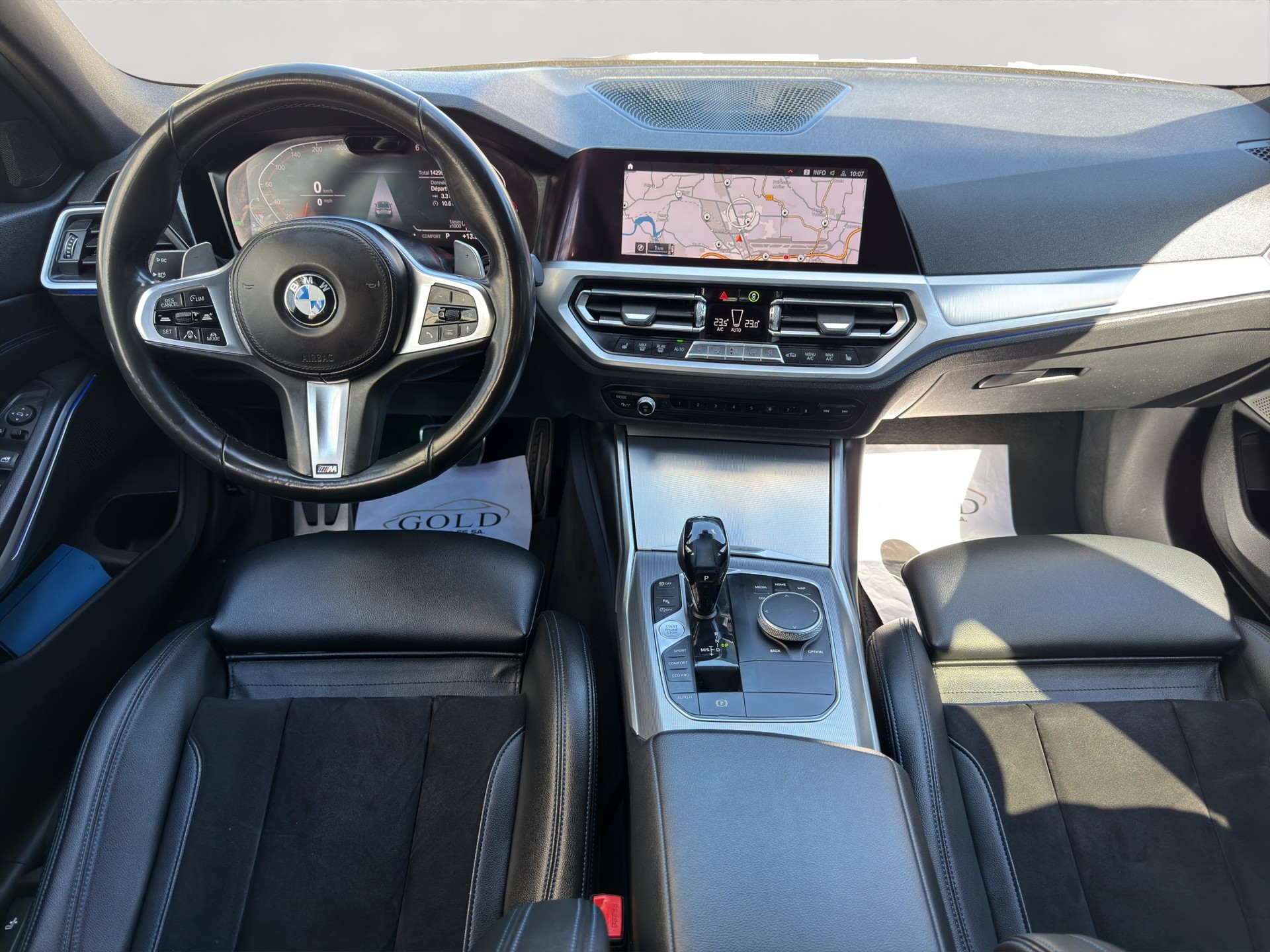 BMW 320d xDrive M Sport Steptronic-image-2