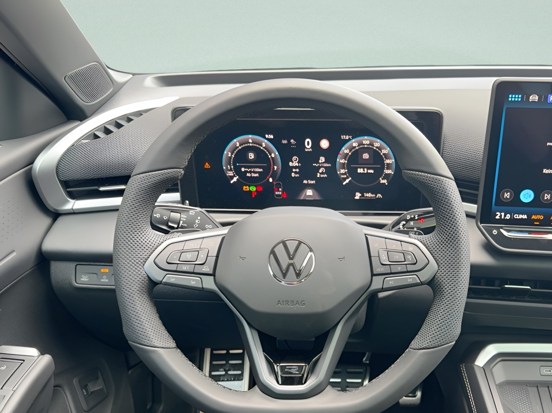 VW T-Roc 1.5 eTSI mHEV R-Line DSG-image-14