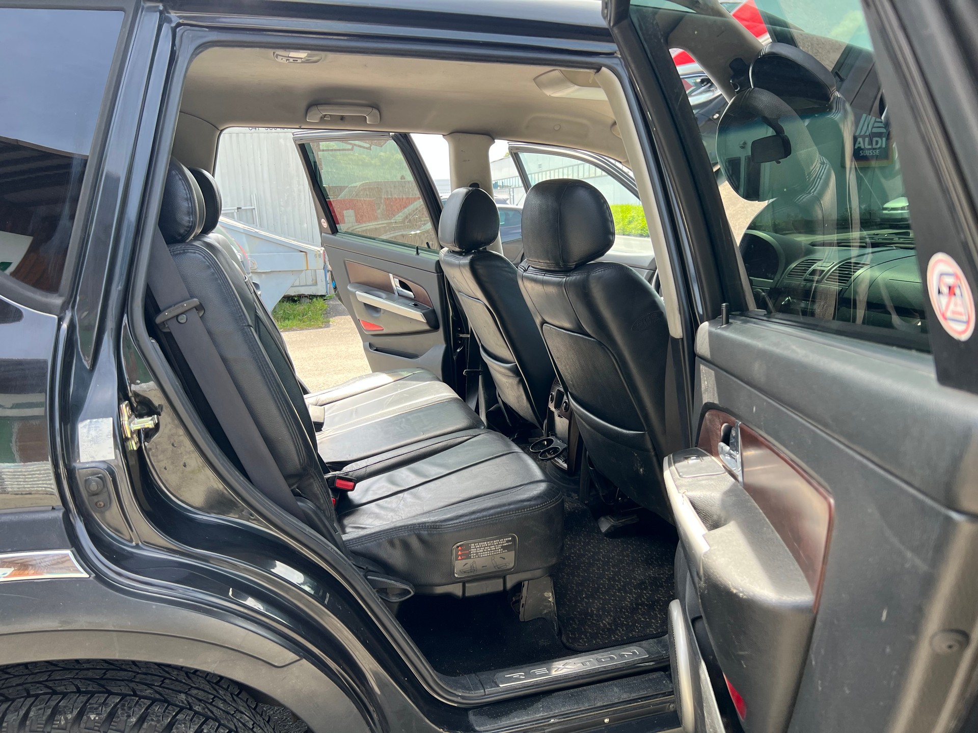 KGM-SsangYong Rexton RX 270 Xdi-image-12