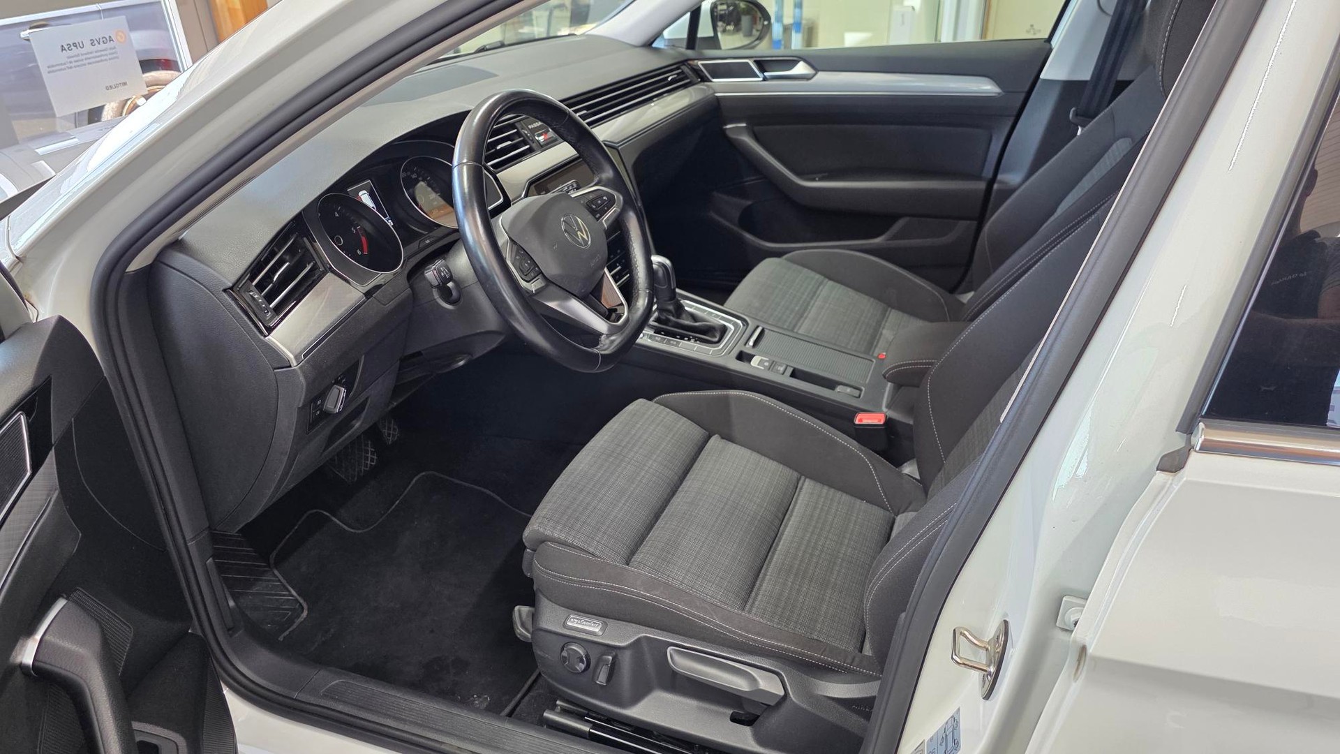 VW Passat 2.0 TDI BMT Business DSG-image-5