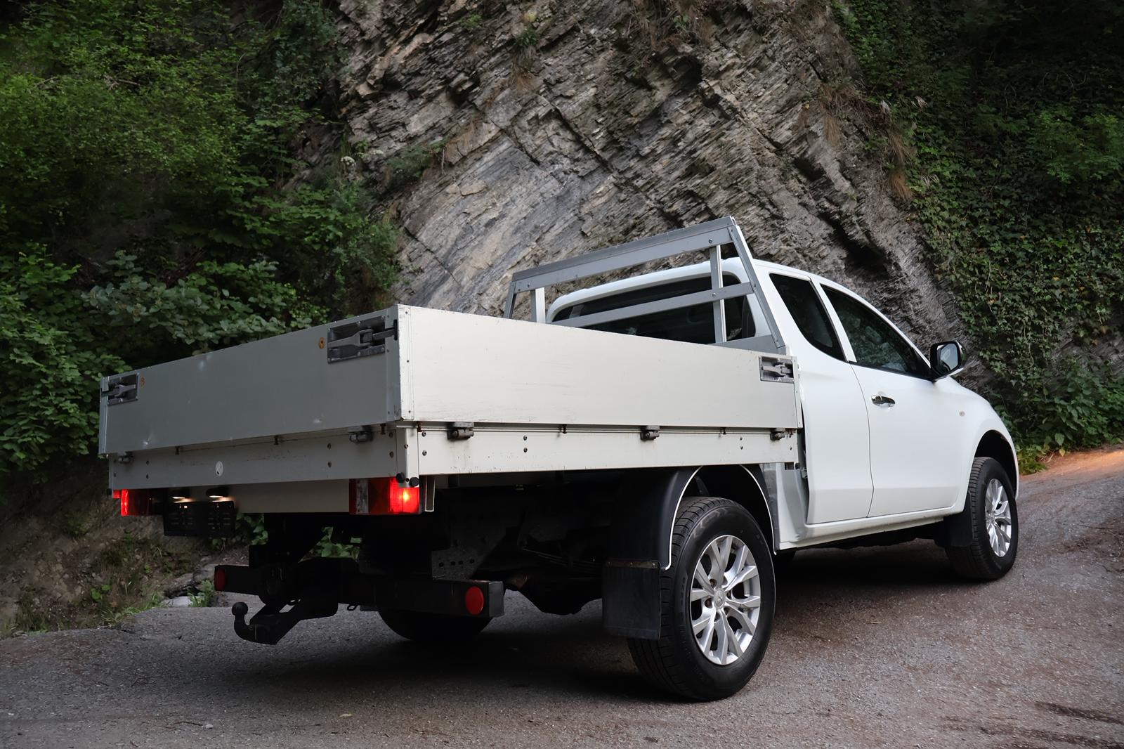 MITSUBISHI L 200 2.4 Value Club Cab-image-6