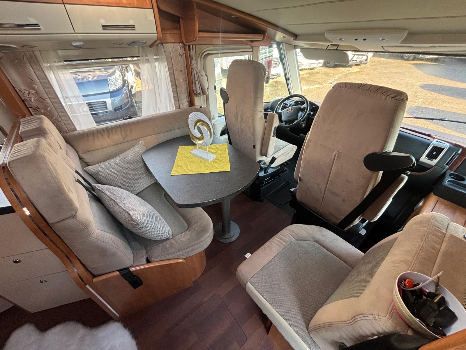 CARTHAGO C Tourer Sport I142 *** Premium Qualität mit vollen Komfort***Automat mit 177PS *5-Plätzer *Raumklima-showroom-element-1