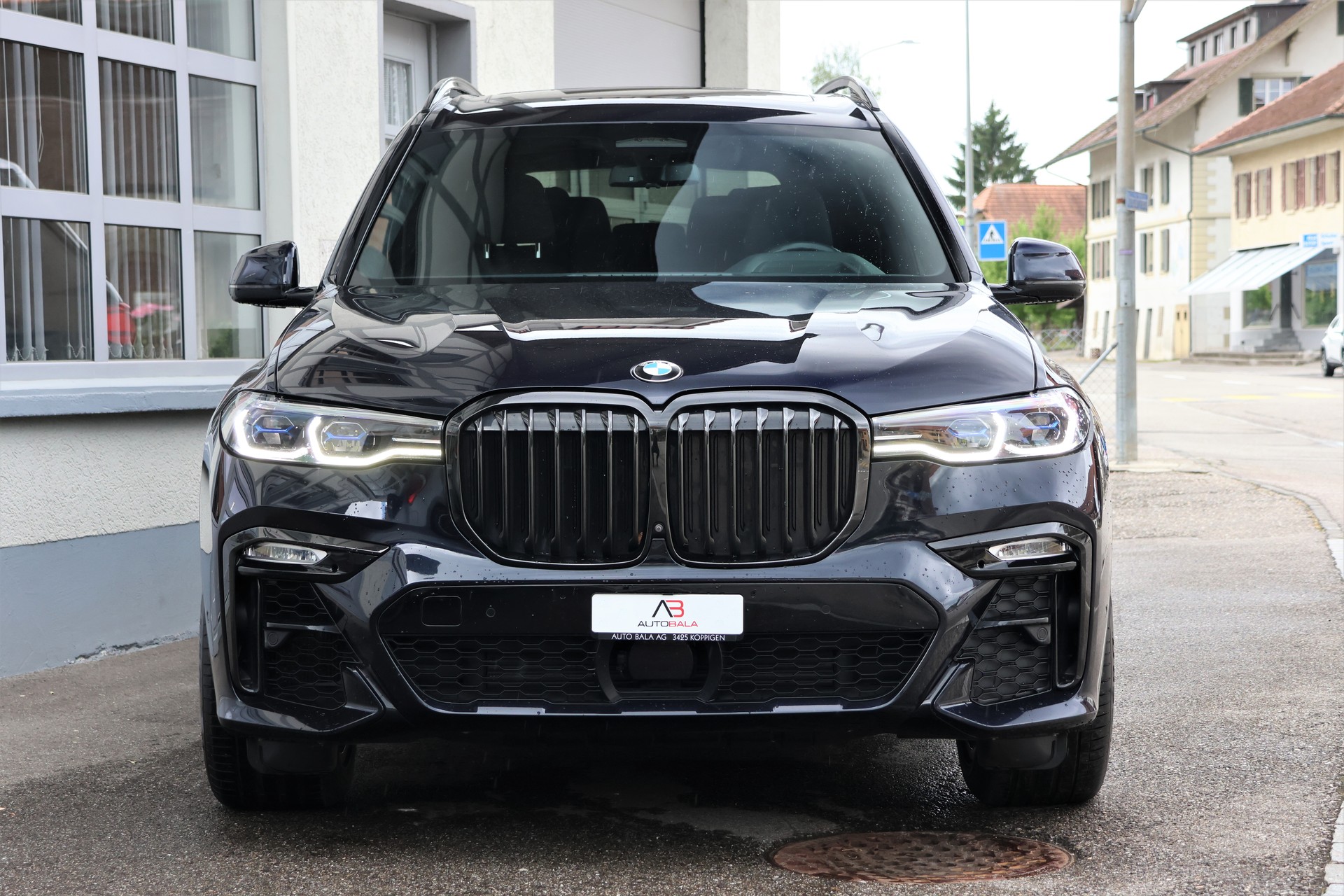 BMW X7 xDrive M50d Steptronic 7Plätzer + 3.5T AHK-showroom-element-1