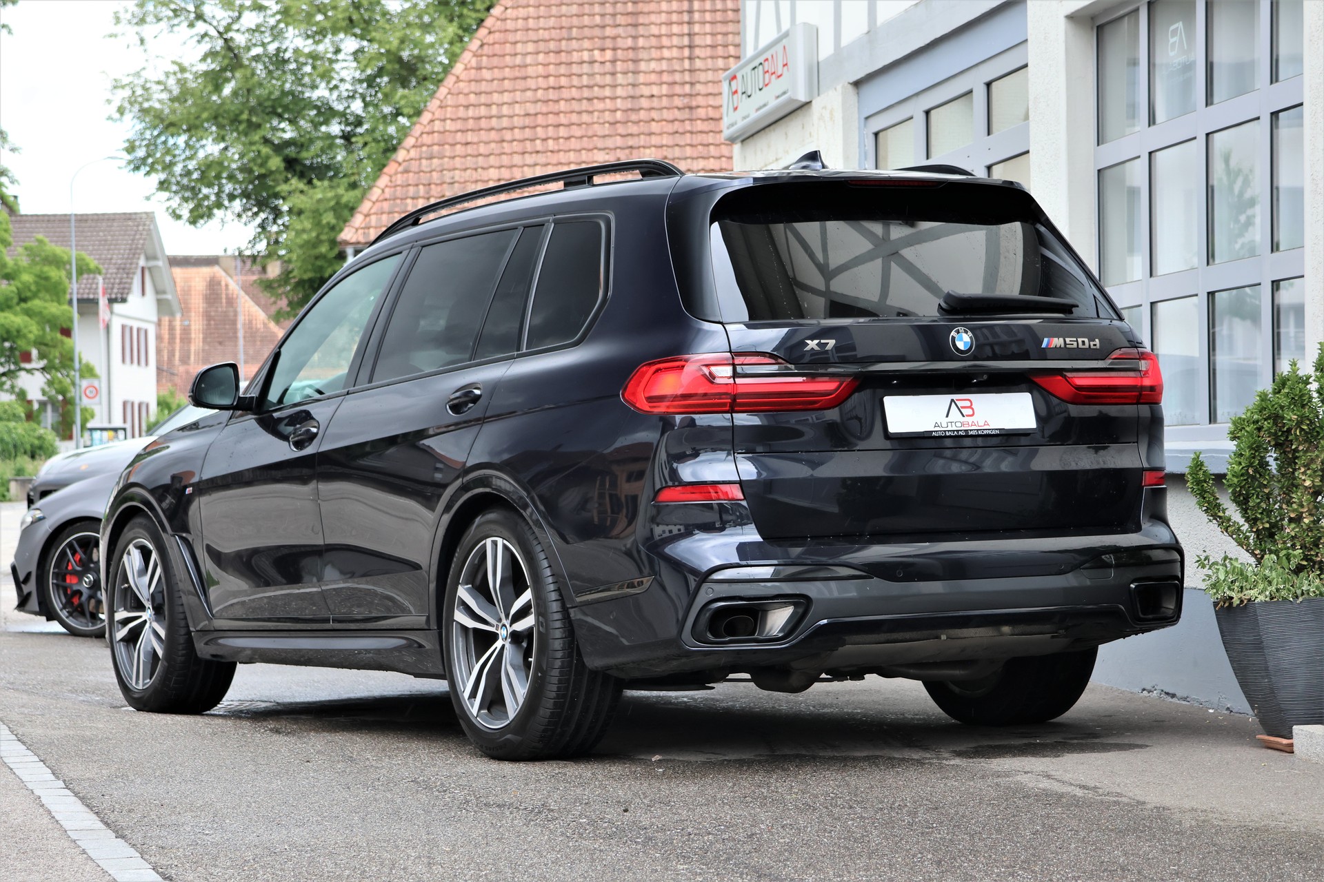 BMW X7 xDrive M50d Steptronic 7Plätzer + 3.5T AHK-showroom-element-2