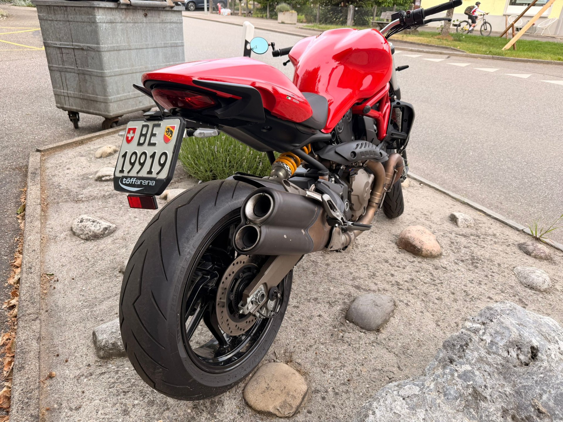 DUCATI Monster 821-image-3