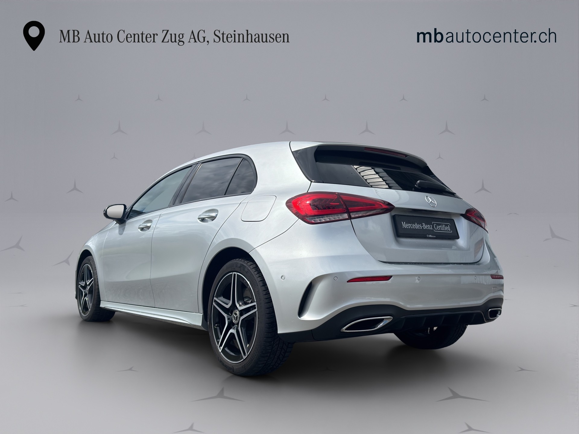 MERCEDES-BENZ A 250 e AMG Line-showroom-element-3